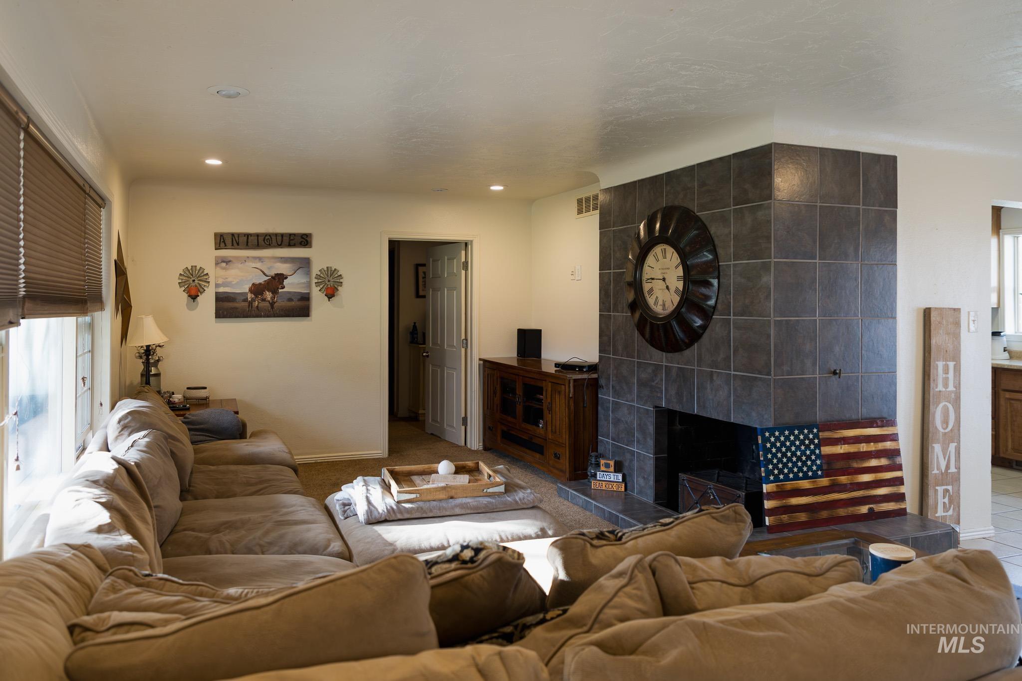 1225 SW 3rd Avenue, Ontario, Oregon 97914, 3 Bedrooms, 2 Bathrooms, Residential For Sale, Price $274,900,MLS 98971591