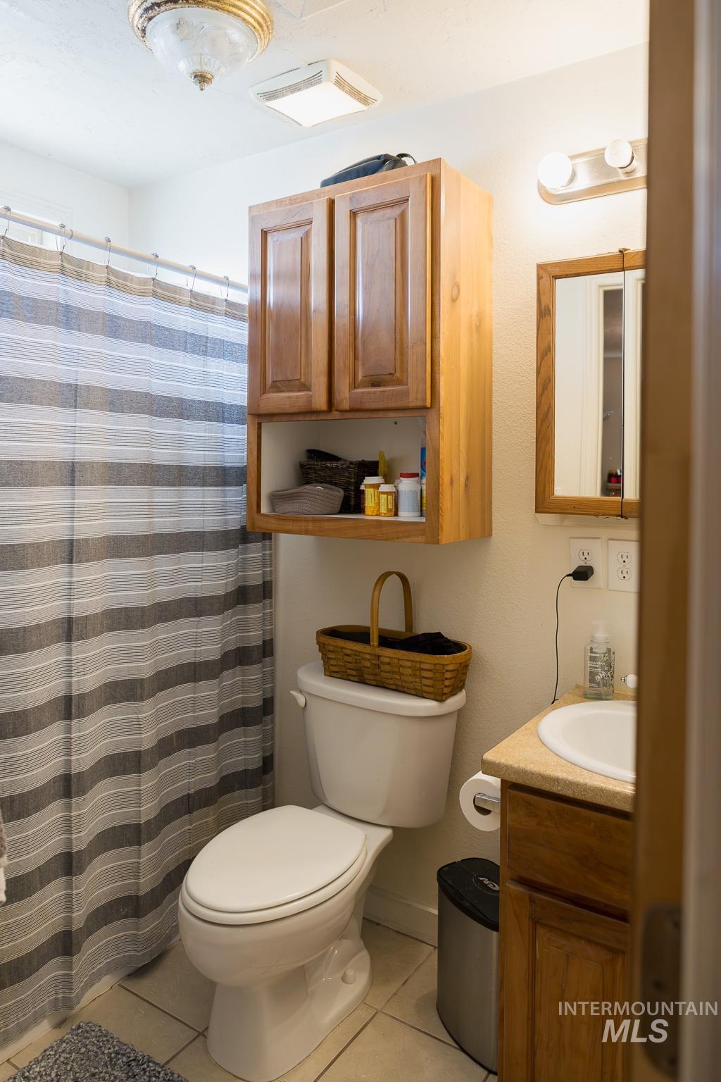 1225 SW 3rd Avenue, Ontario, Oregon 97914, 3 Bedrooms, 2 Bathrooms, Residential For Sale, Price $274,900,MLS 98971591