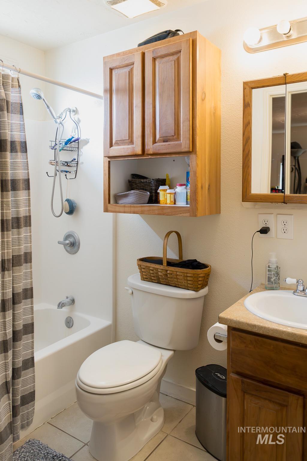 1225 SW 3rd Avenue, Ontario, Oregon 97914, 3 Bedrooms, 2 Bathrooms, Residential For Sale, Price $274,900,MLS 98971591