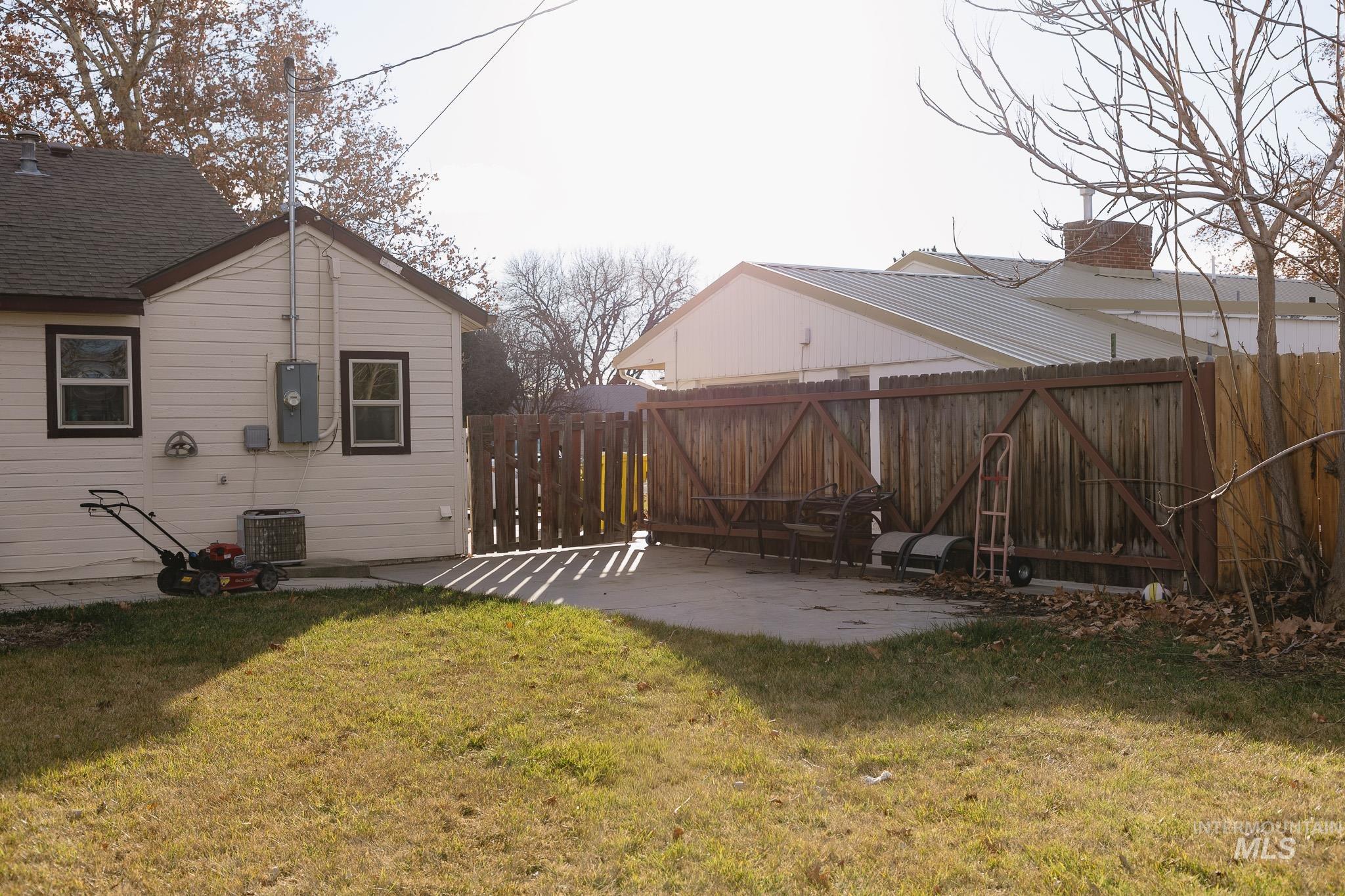 1225 SW 3rd Avenue, Ontario, Oregon 97914, 3 Bedrooms, 2 Bathrooms, Residential For Sale, Price $274,900,MLS 98971591