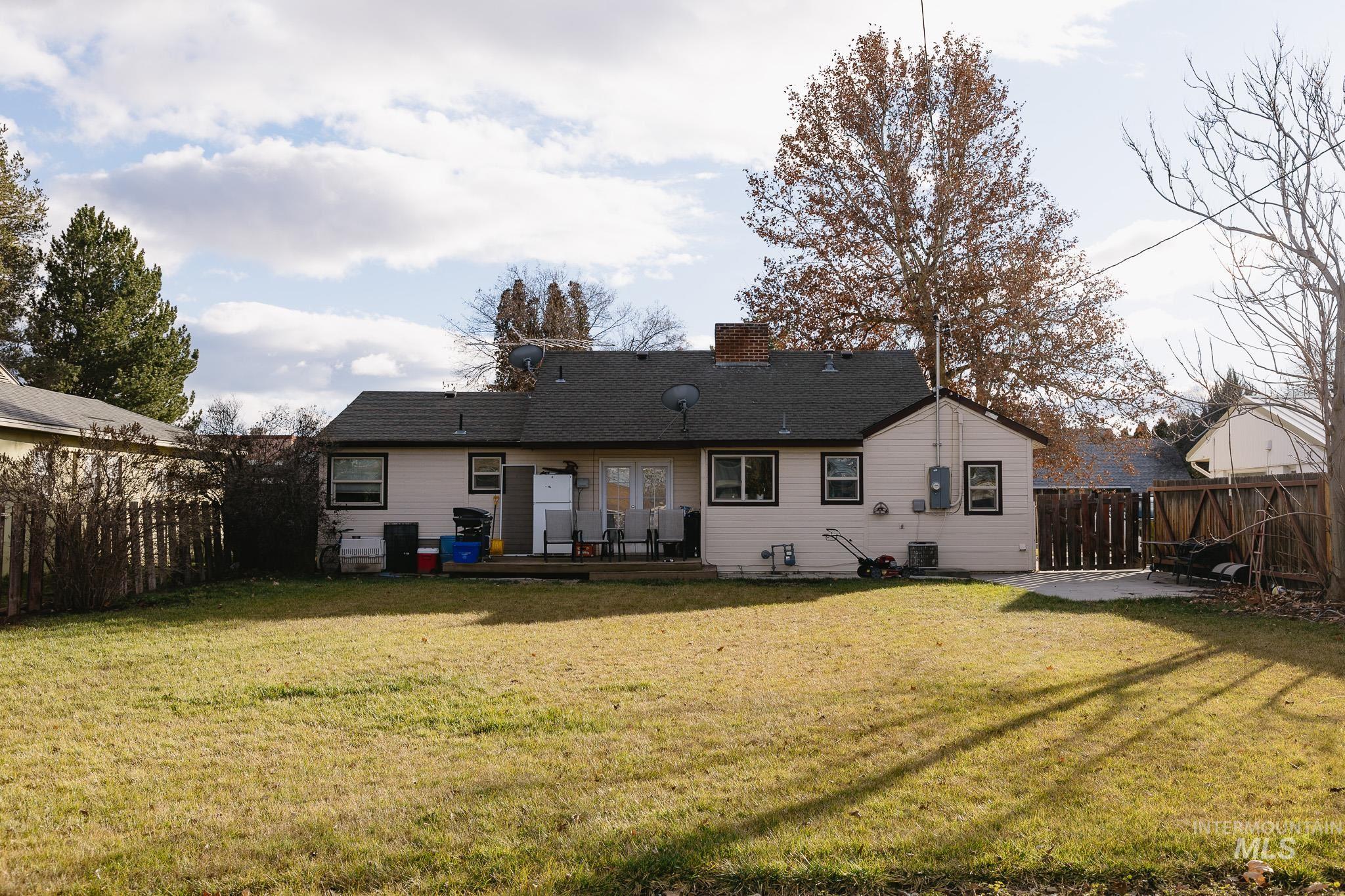 1225 SW 3rd Avenue, Ontario, Oregon 97914, 3 Bedrooms, 2 Bathrooms, Residential For Sale, Price $274,900,MLS 98971591