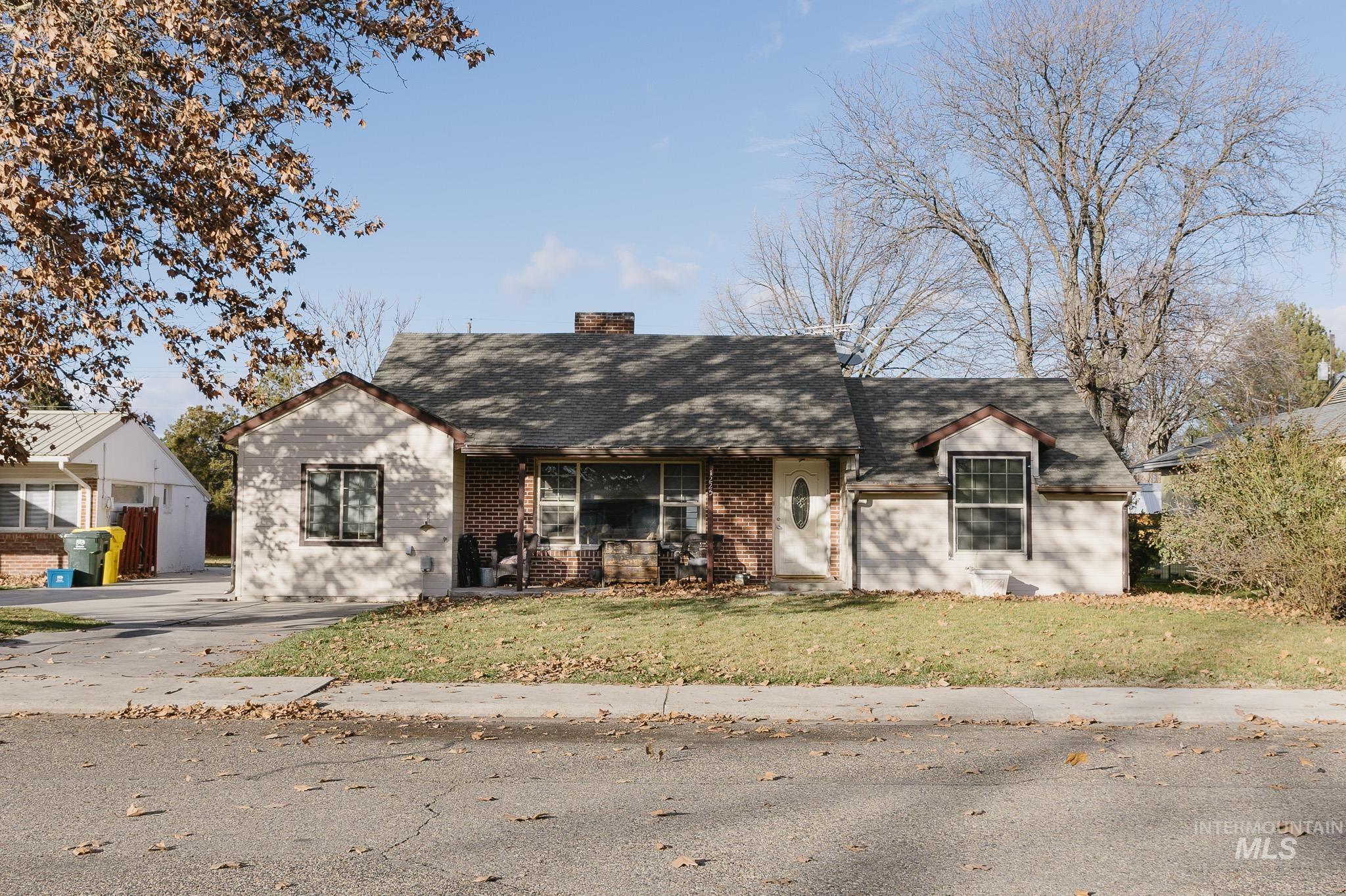 1225 SW 3rd Avenue, Ontario, Oregon 97914, 3 Bedrooms, 2 Bathrooms, Residential For Sale, Price $274,900,MLS 98971591