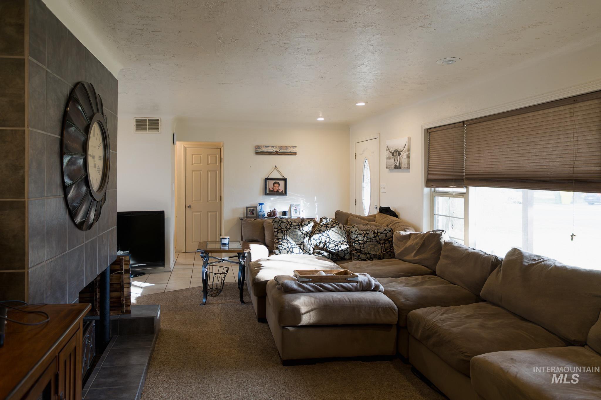 1225 SW 3rd Avenue, Ontario, Oregon 97914, 3 Bedrooms, 2 Bathrooms, Residential For Sale, Price $274,900,MLS 98971591