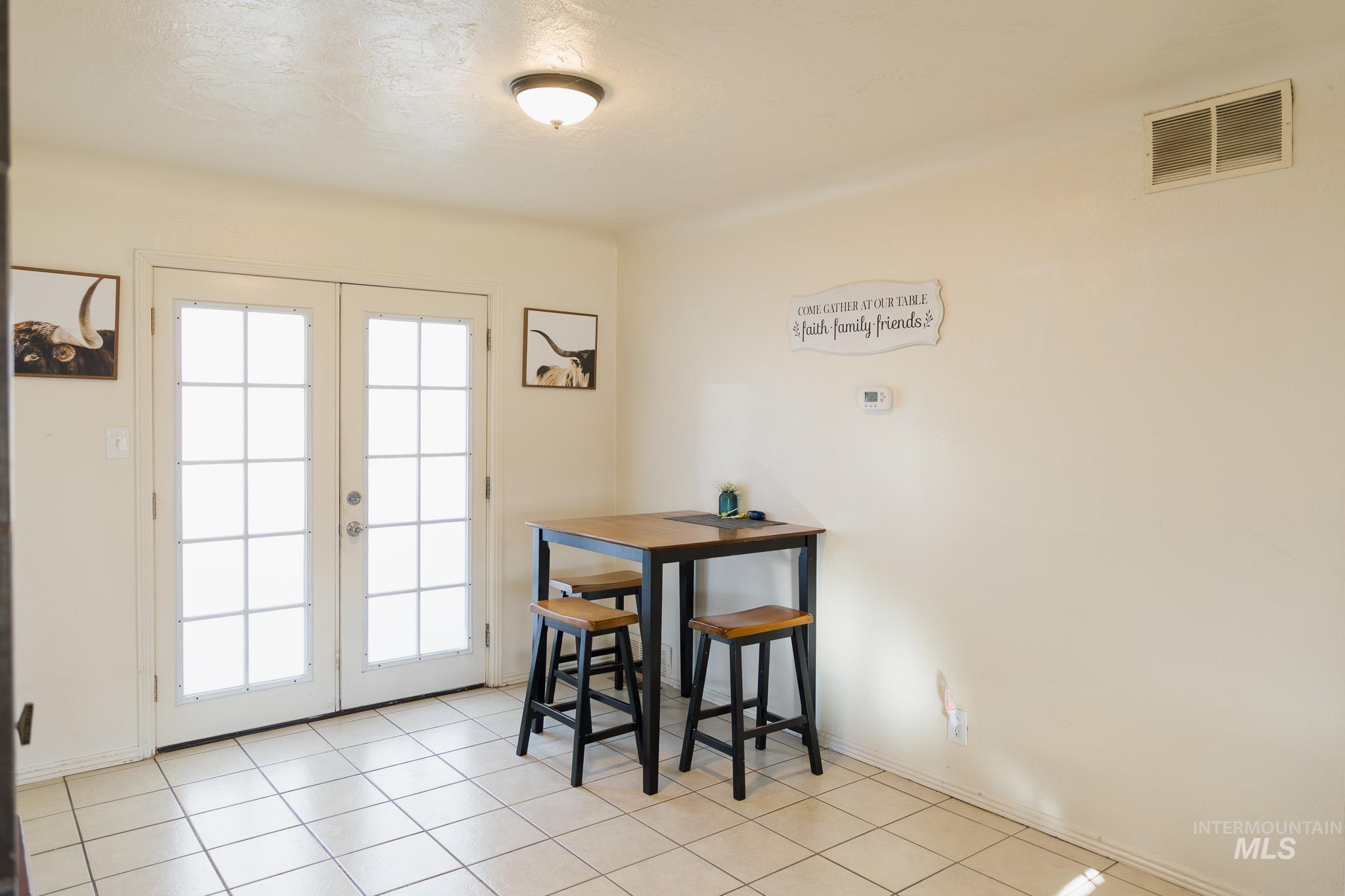 1225 SW 3rd Avenue, Ontario, Oregon 97914, 3 Bedrooms, 2 Bathrooms, Residential For Sale, Price $274,900,MLS 98971591