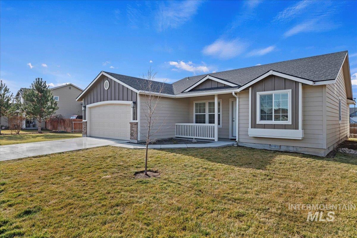 1075 Threave, Kuna, Idaho 83634, 4 Bedrooms, 2 Bathrooms, Residential For Sale, Price $379,900,MLS 98971593