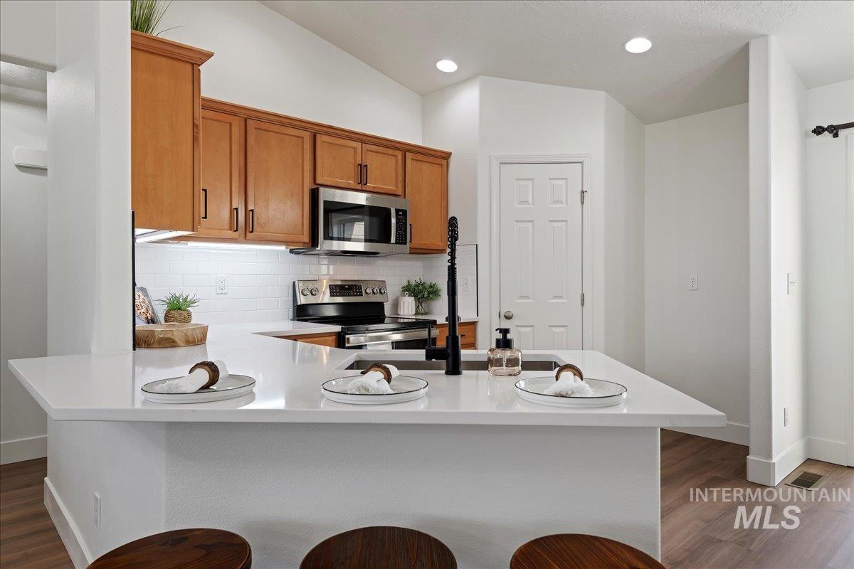 1075 Threave, Kuna, Idaho 83634, 4 Bedrooms, 2 Bathrooms, Residential For Sale, Price $379,900,MLS 98971593