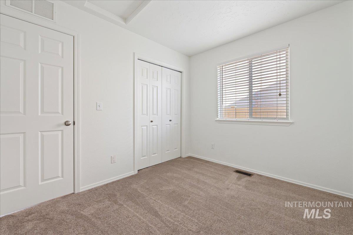 1075 Threave, Kuna, Idaho 83634, 4 Bedrooms, 2 Bathrooms, Residential For Sale, Price $379,900,MLS 98971593