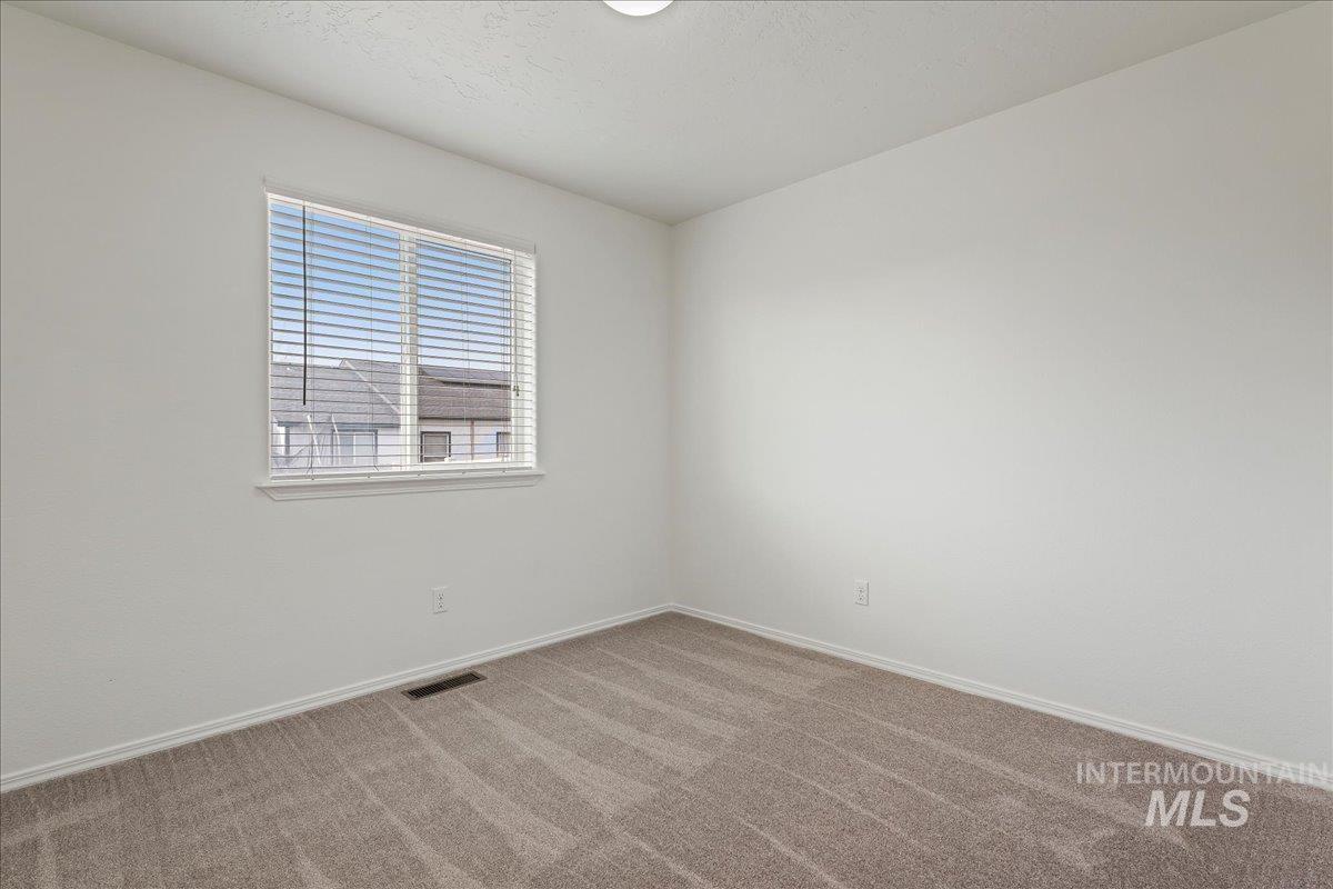 1075 Threave, Kuna, Idaho 83634, 4 Bedrooms, 2 Bathrooms, Residential For Sale, Price $379,900,MLS 98971593