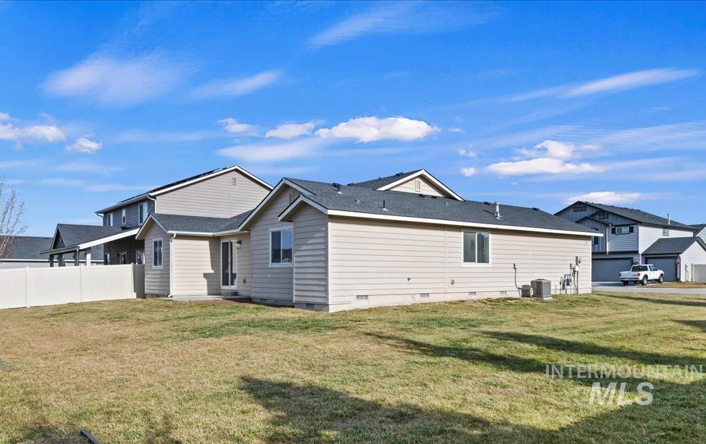 1075 Threave, Kuna, Idaho 83634, 4 Bedrooms, 2 Bathrooms, Residential For Sale, Price $379,900,MLS 98971593