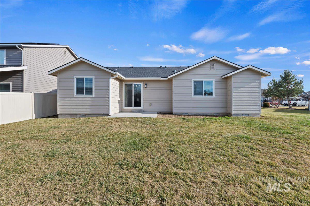 1075 Threave, Kuna, Idaho 83634, 4 Bedrooms, 2 Bathrooms, Residential For Sale, Price $379,900,MLS 98971593