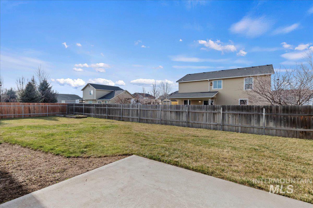 1075 Threave, Kuna, Idaho 83634, 4 Bedrooms, 2 Bathrooms, Residential For Sale, Price $379,900,MLS 98971593