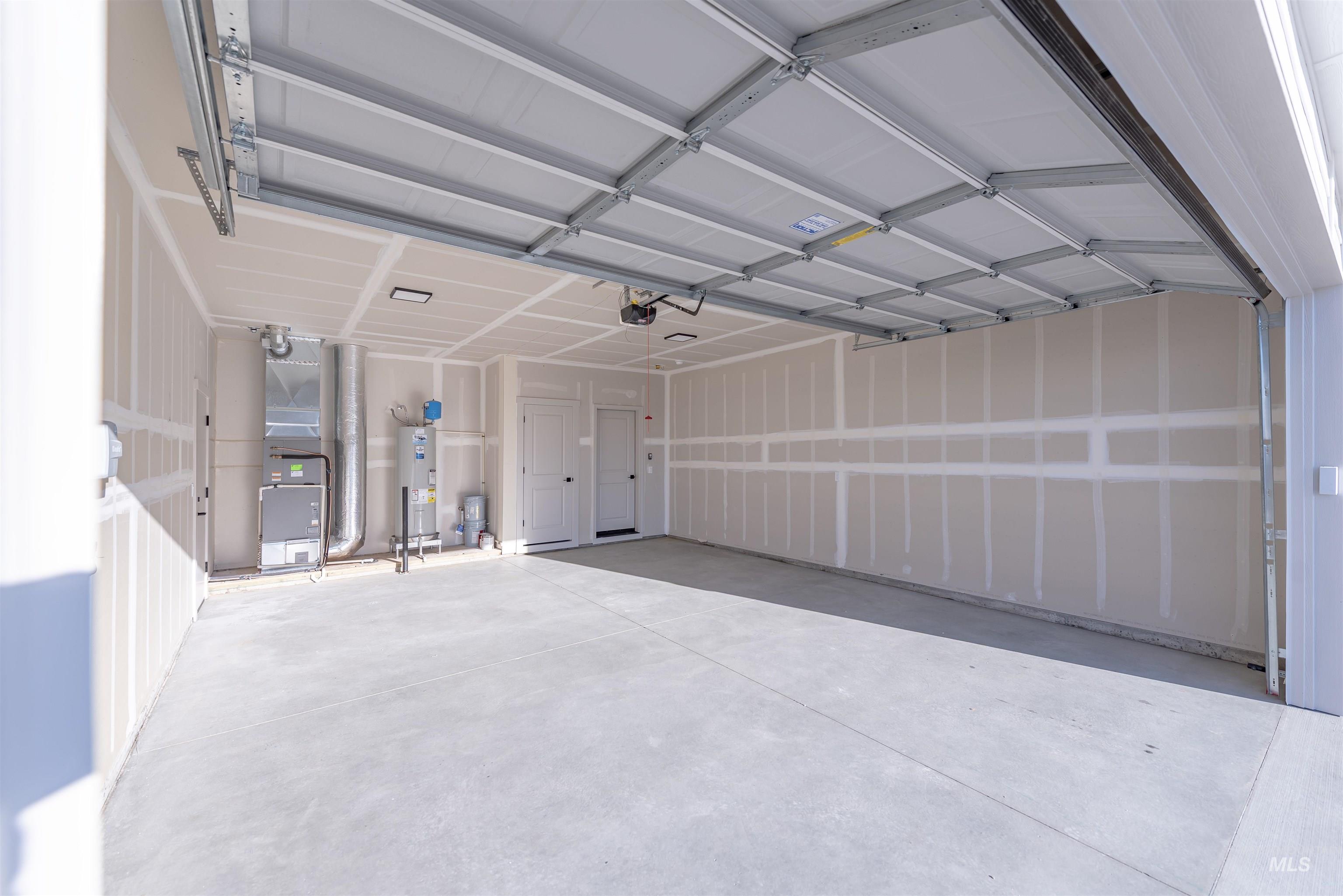 370 S Bumper Way, Boise, Idaho 83716, 3 Bedrooms, 2 Bathrooms, Residential For Sale, Price $499,900,MLS 98971594