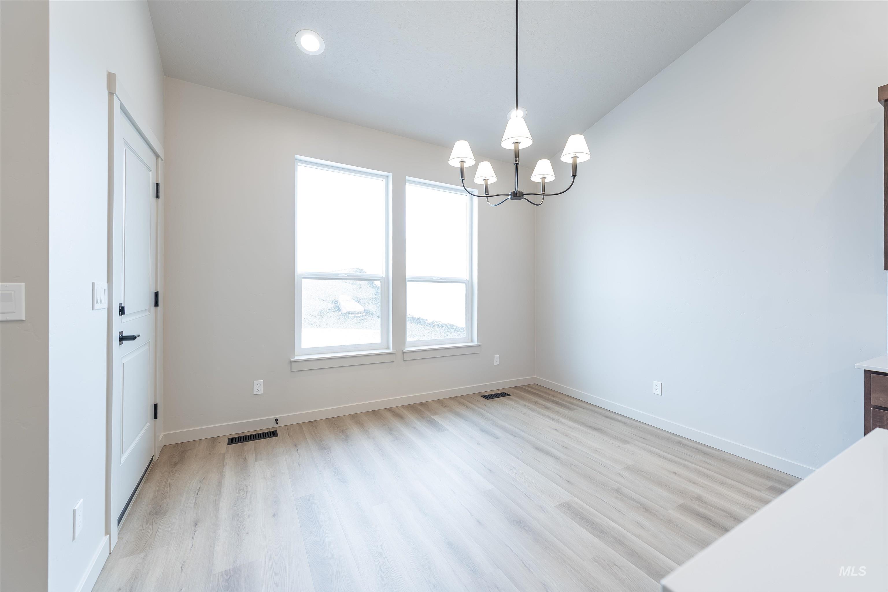 370 S Bumper Way, Boise, Idaho 83716, 3 Bedrooms, 2 Bathrooms, Residential For Sale, Price $499,900,MLS 98971594