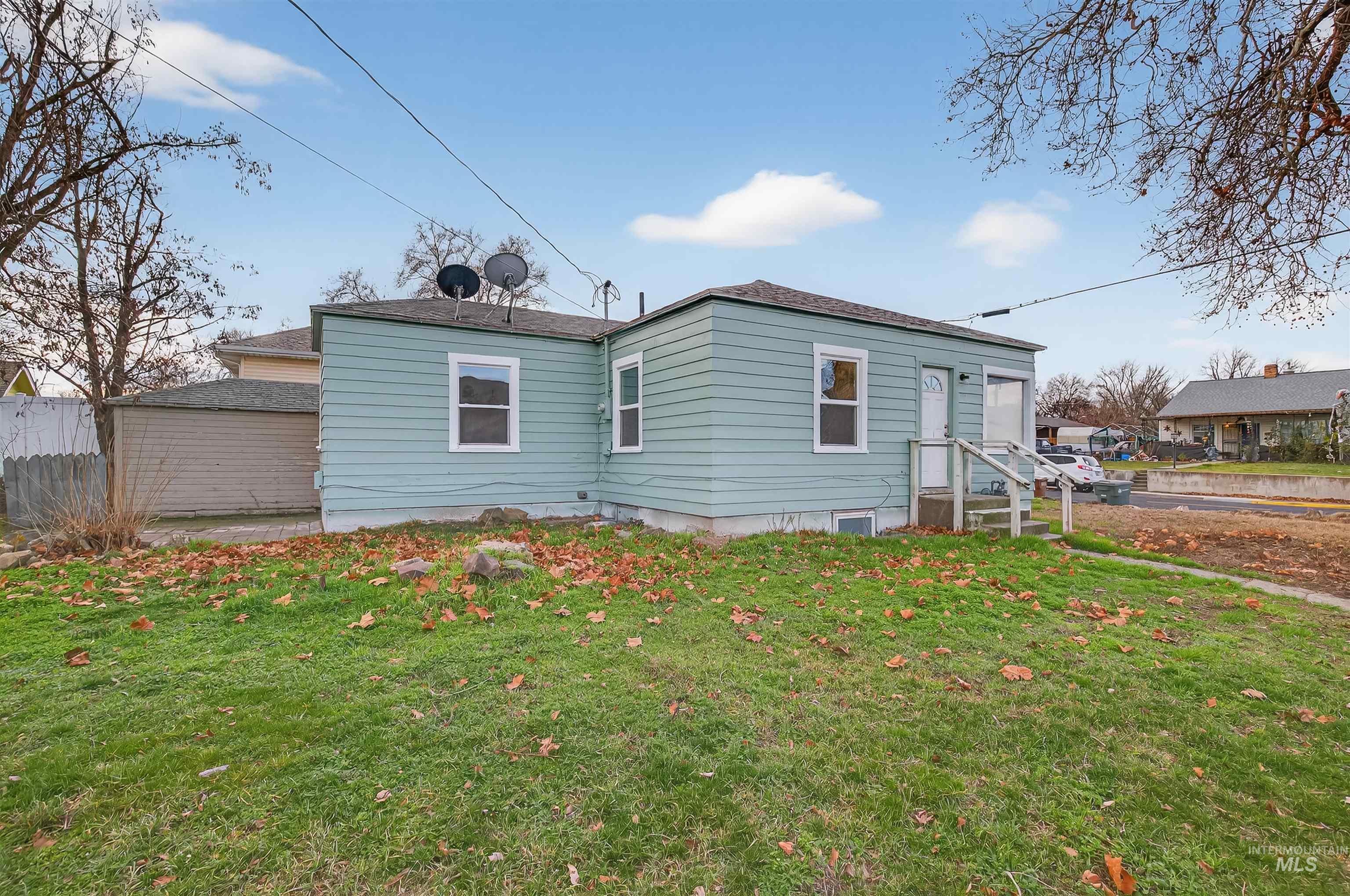 117 Sycamore, Clarkston, Washington 99403, 4 Bedrooms, 1 Bathroom, Residential For Sale, Price $239,900,MLS 98971597