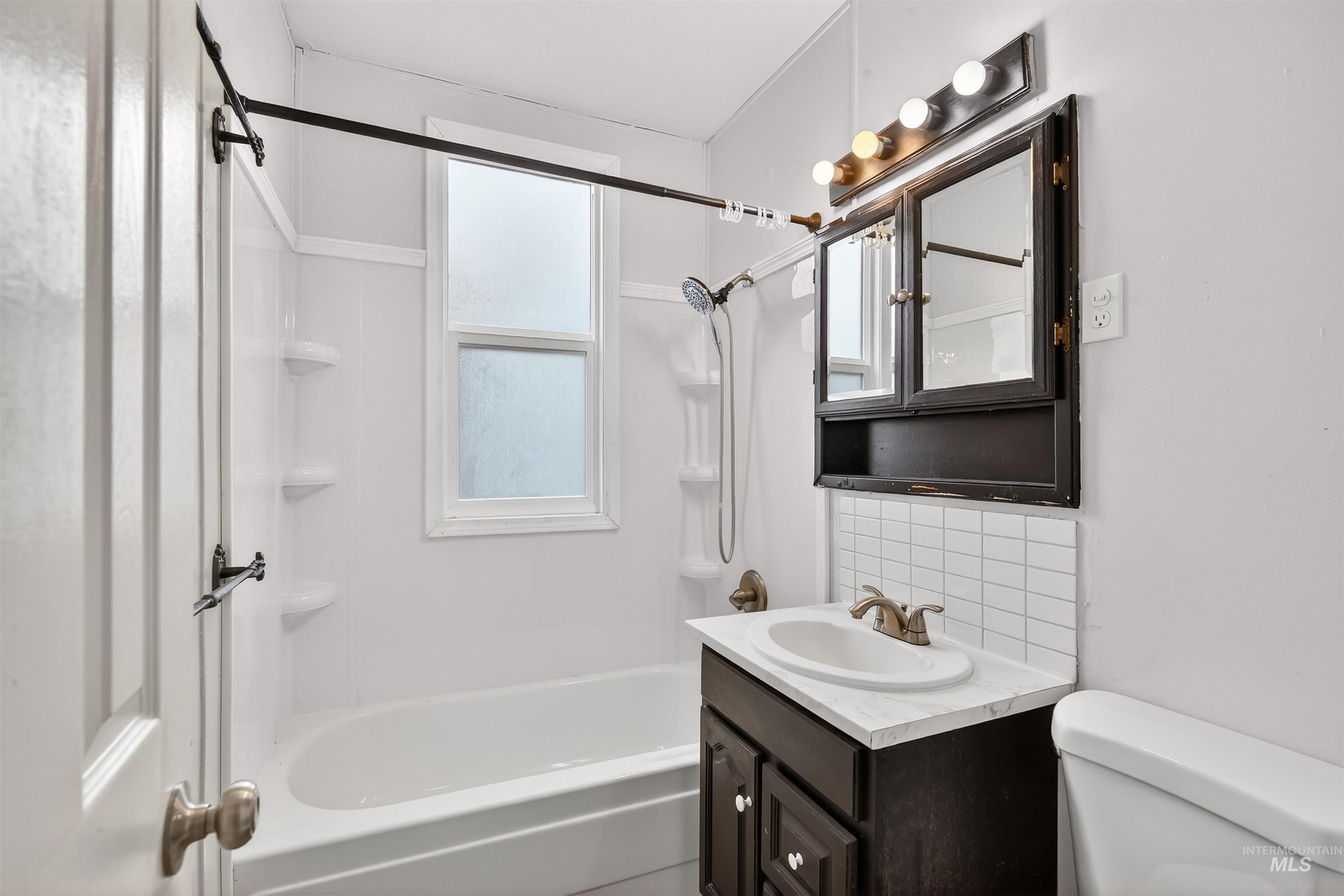 117 Sycamore, Clarkston, Washington 99403, 4 Bedrooms, 1 Bathroom, Residential For Sale, Price $239,900,MLS 98971597