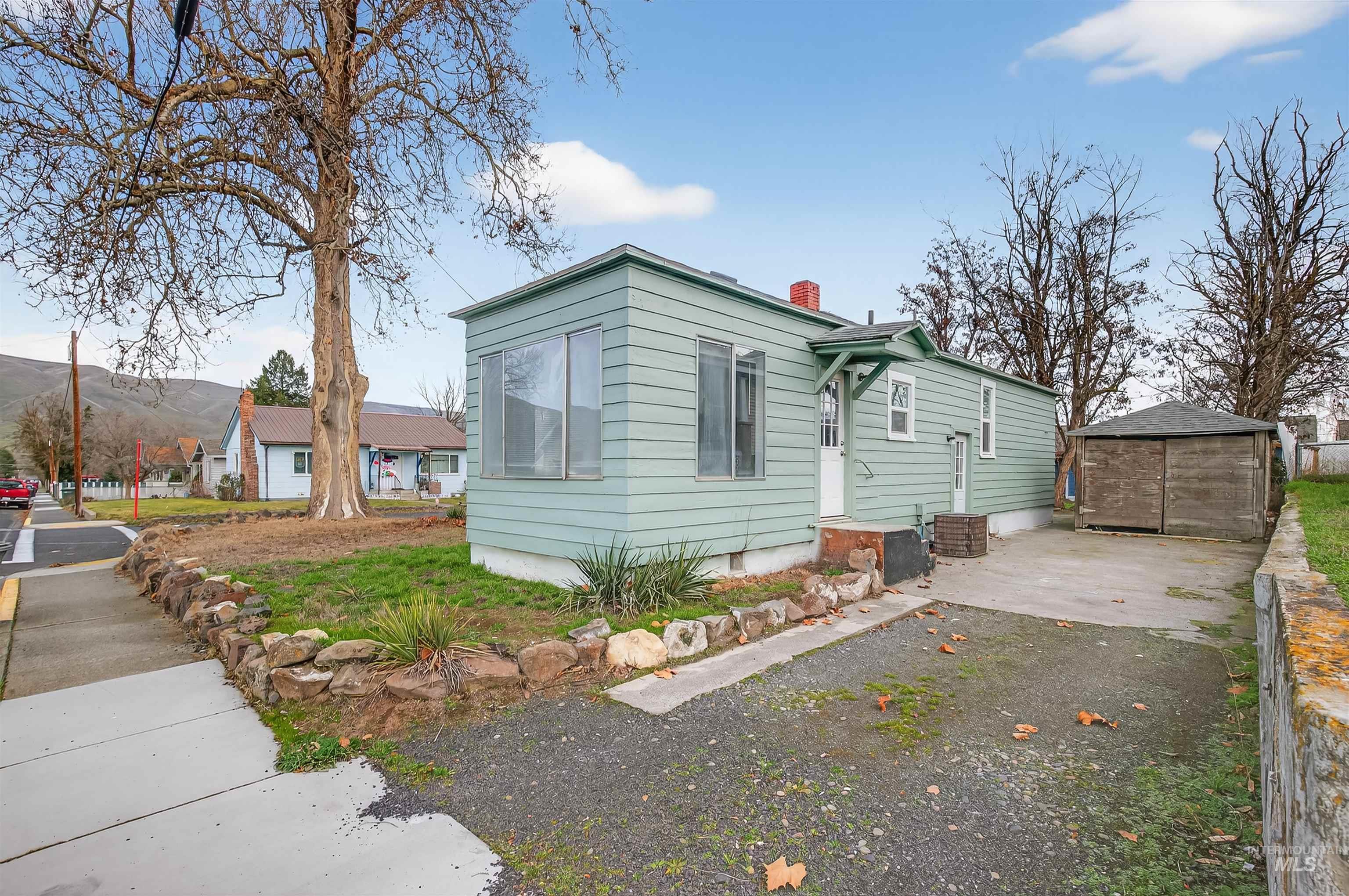 117 Sycamore, Clarkston, Washington 99403, 4 Bedrooms, 1 Bathroom, Residential For Sale, Price $239,900,MLS 98971597