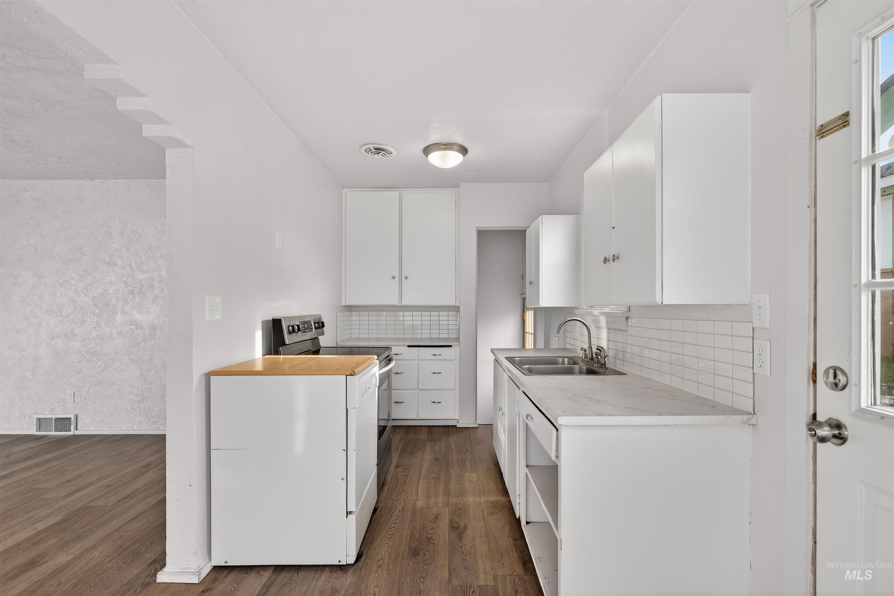 117 Sycamore, Clarkston, Washington 99403, 4 Bedrooms, 1 Bathroom, Residential For Sale, Price $239,900,MLS 98971597