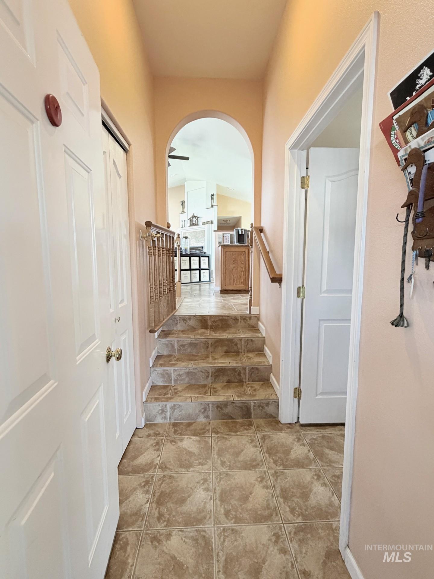 3824 Pleasant View Drive, Clarkston, Washington 99403, 5 Bedrooms, 3.5 Bathrooms, Residential For Sale, Price $629,500,MLS 98971602