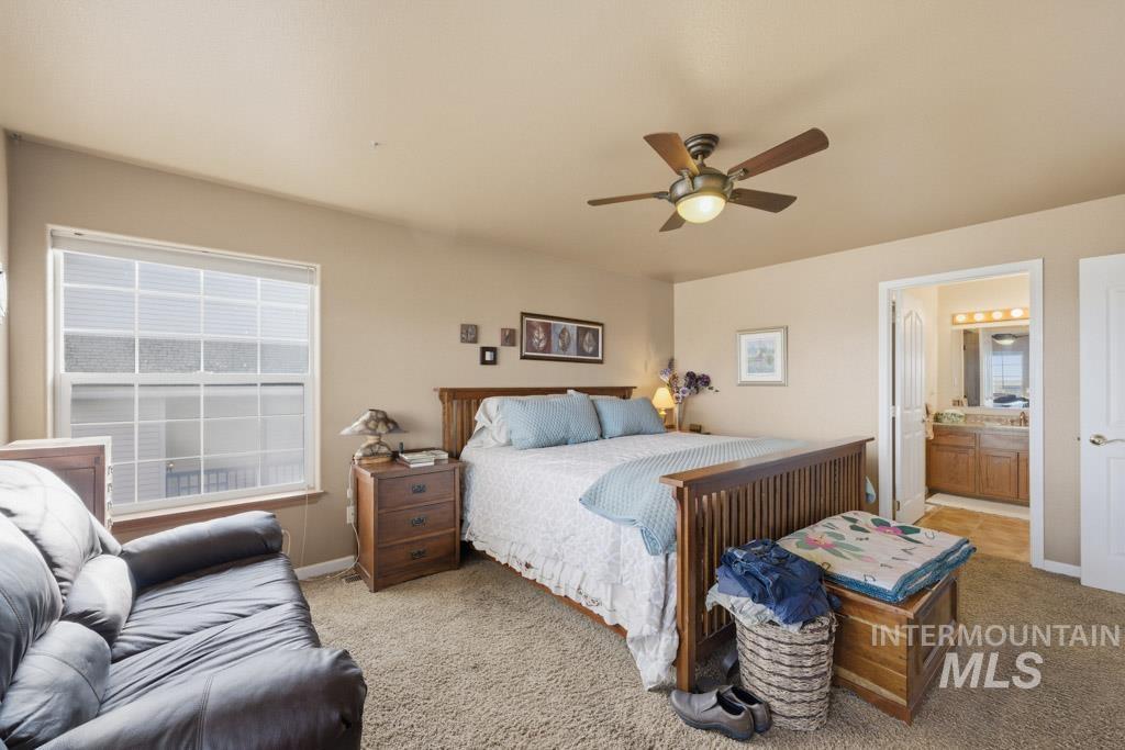 3824 Pleasant View Drive, Clarkston, Washington 99403, 5 Bedrooms, 3.5 Bathrooms, Residential For Sale, Price $629,500,MLS 98971602