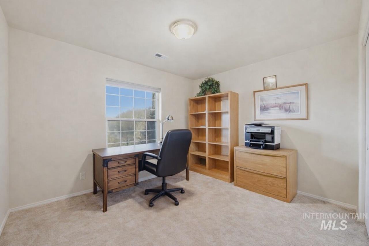 3824 Pleasant View Drive, Clarkston, Washington 99403, 5 Bedrooms, 3.5 Bathrooms, Residential For Sale, Price $629,500,MLS 98971602