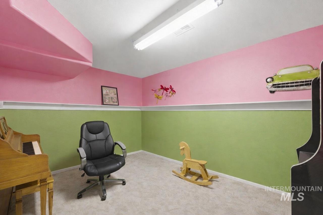 3824 Pleasant View Drive, Clarkston, Washington 99403, 5 Bedrooms, 3.5 Bathrooms, Residential For Sale, Price $629,500,MLS 98971602