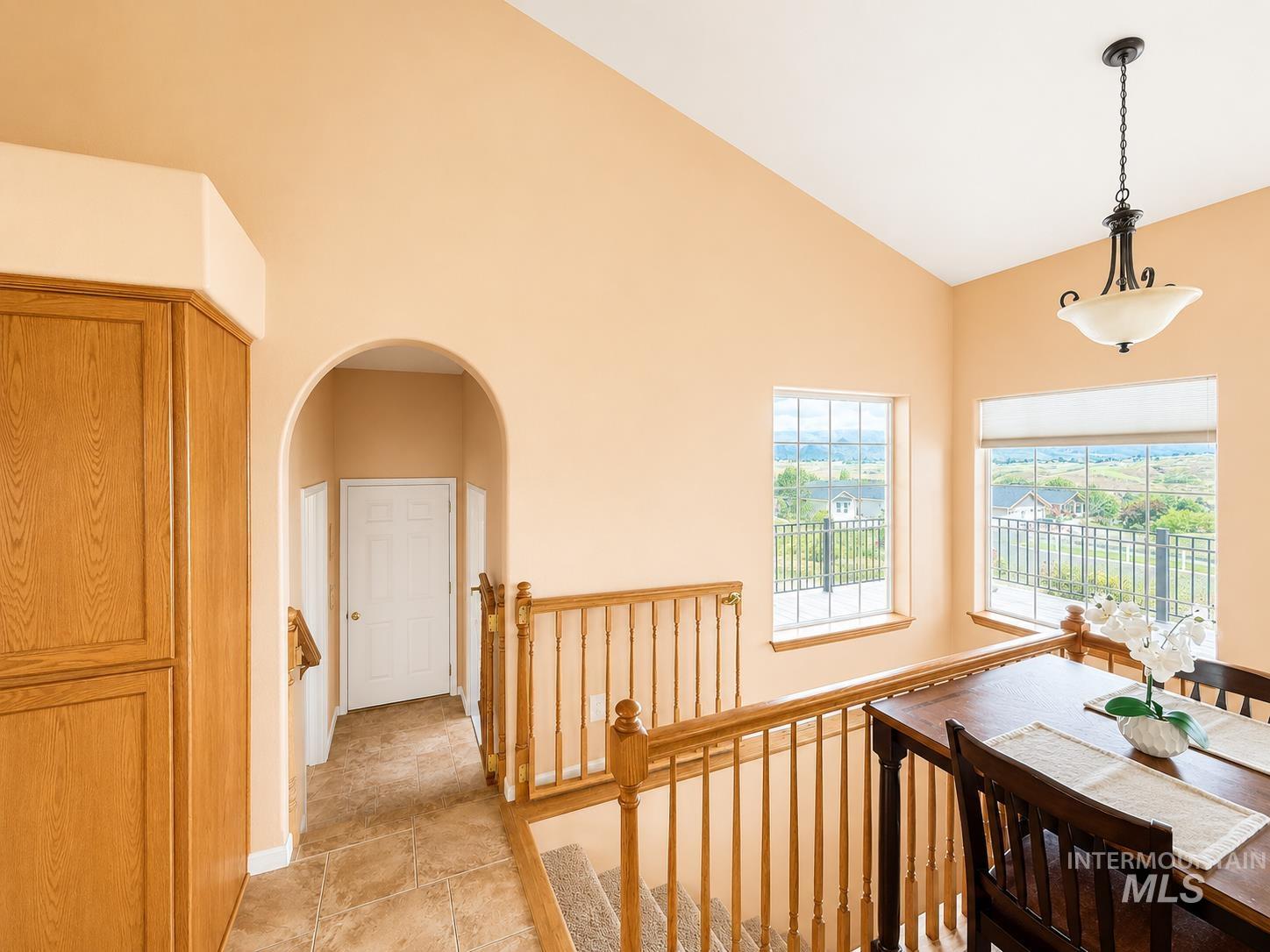 3824 Pleasant View Drive, Clarkston, Washington 99403, 5 Bedrooms, 3.5 Bathrooms, Residential For Sale, Price $585,000, 98971602