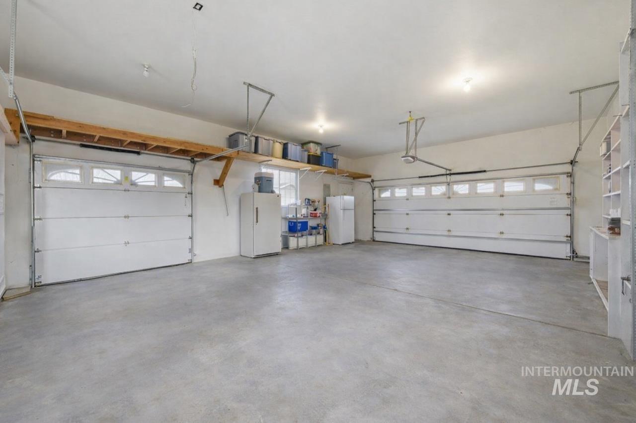 3824 Pleasant View Drive, Clarkston, Washington 99403, 5 Bedrooms, 3.5 Bathrooms, Residential For Sale, Price $629,500,MLS 98971602