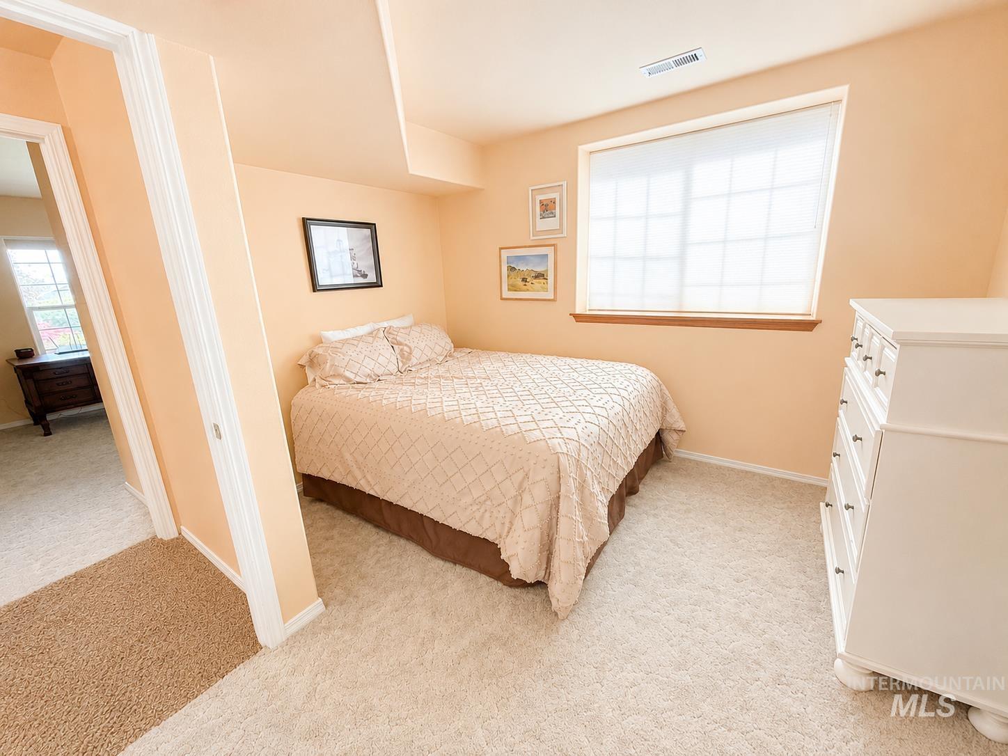 3824 Pleasant View Drive, Clarkston, Washington 99403, 5 Bedrooms, 3.5 Bathrooms, Residential For Sale, Price $585,000, 98971602