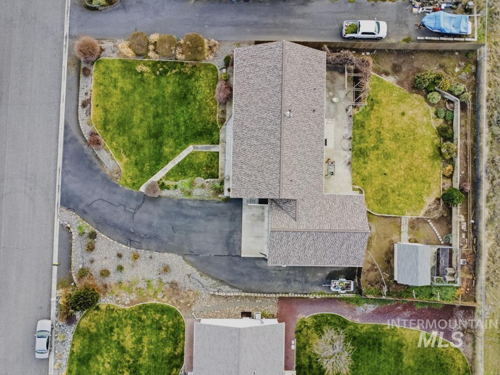 3824 Pleasant View Drive, Clarkston, Washington 99403, 5 Bedrooms, 3.5 Bathrooms, Residential For Sale, Price $618,750,MLS 98971602