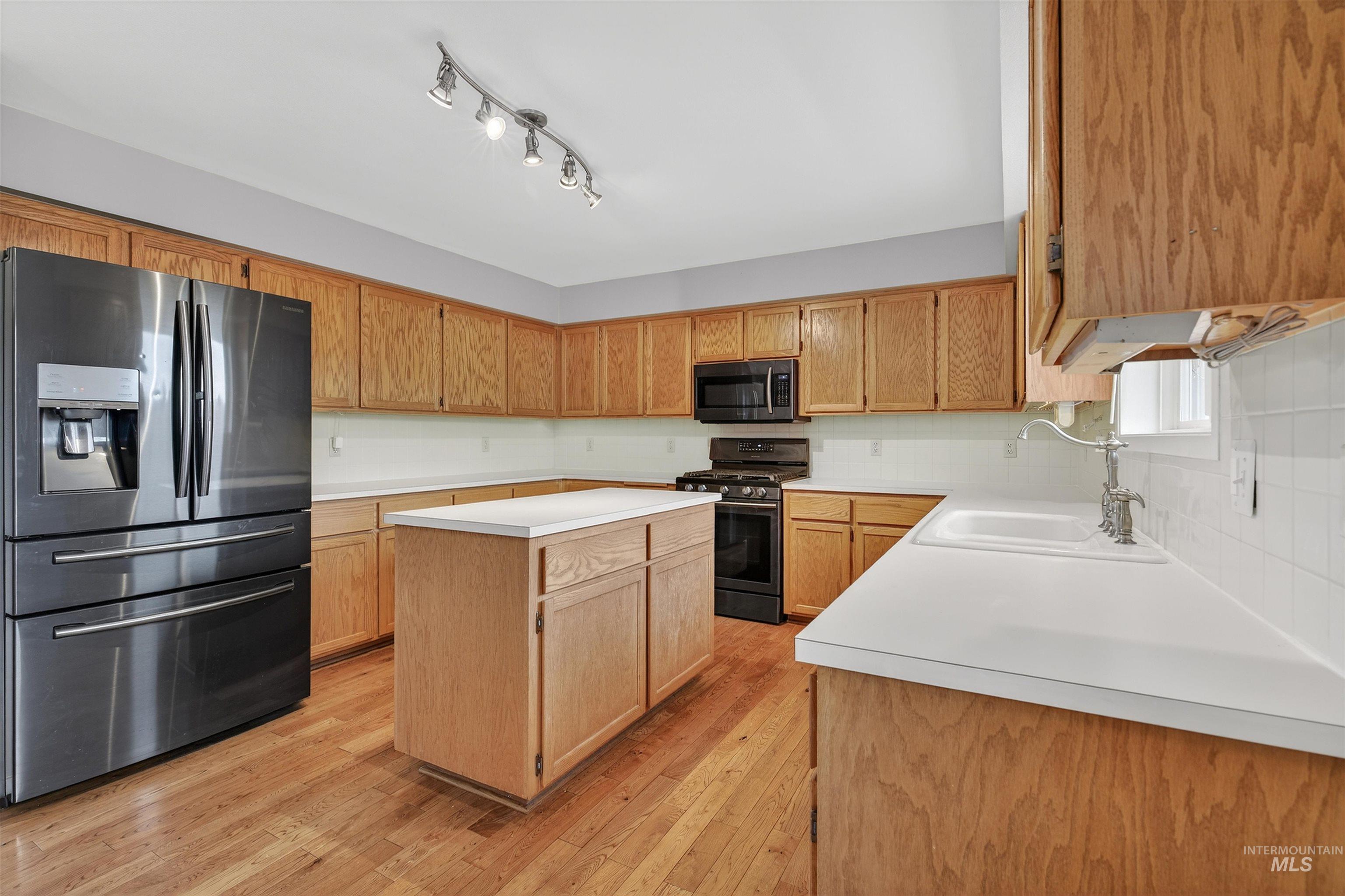 2901 Knollcrest Dr, Lewiston, Idaho 83501, 4 Bedrooms, 2.5 Bathrooms, Residential For Sale, Price $520,000,MLS 98971604