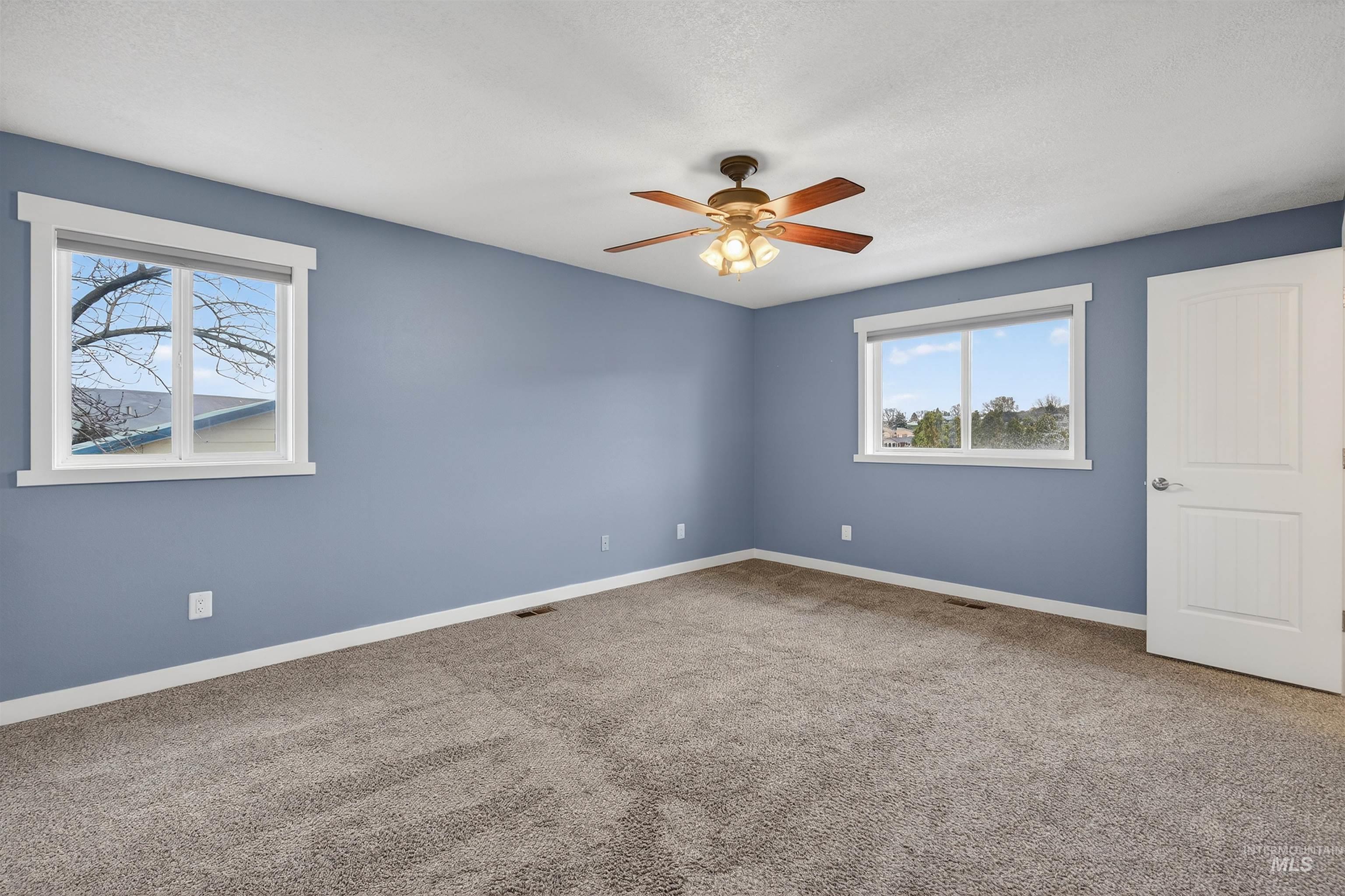 2901 Knollcrest Dr, Lewiston, Idaho 83501, 4 Bedrooms, 2.5 Bathrooms, Residential For Sale, Price $520,000,MLS 98971604