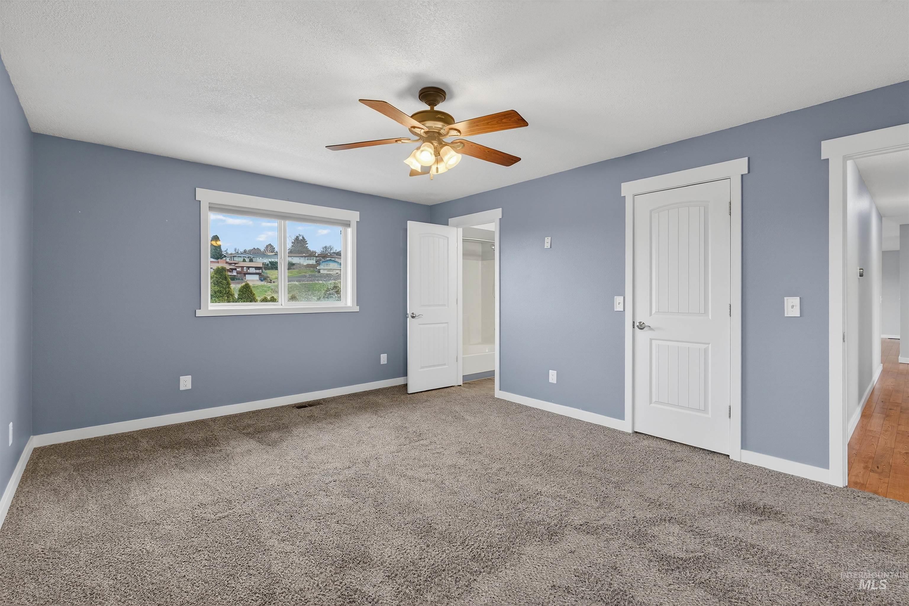 2901 Knollcrest Dr, Lewiston, Idaho 83501, 4 Bedrooms, 2.5 Bathrooms, Residential For Sale, Price $520,000,MLS 98971604