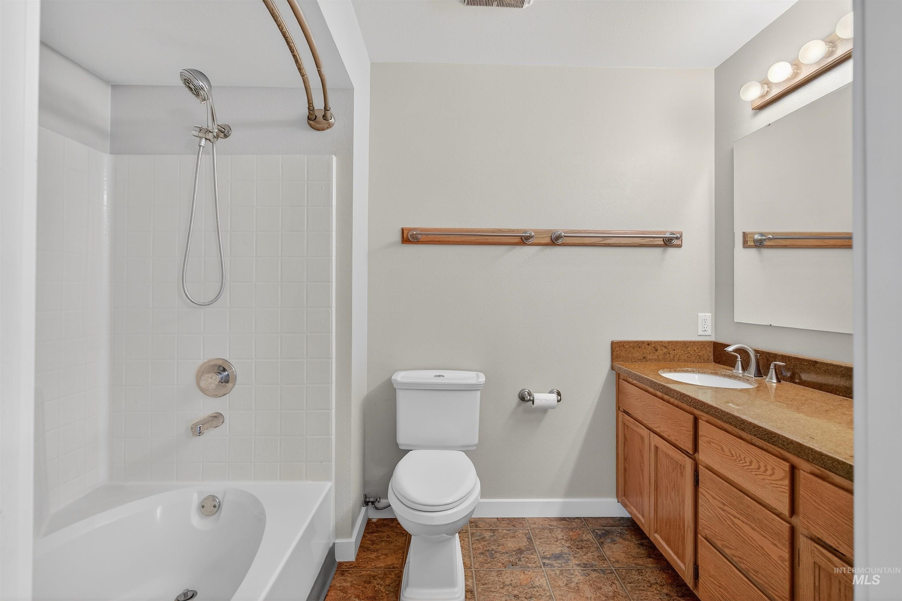 2901 Knollcrest Dr, Lewiston, Idaho 83501, 4 Bedrooms, 2.5 Bathrooms, Residential For Sale, Price $520,000,MLS 98971604