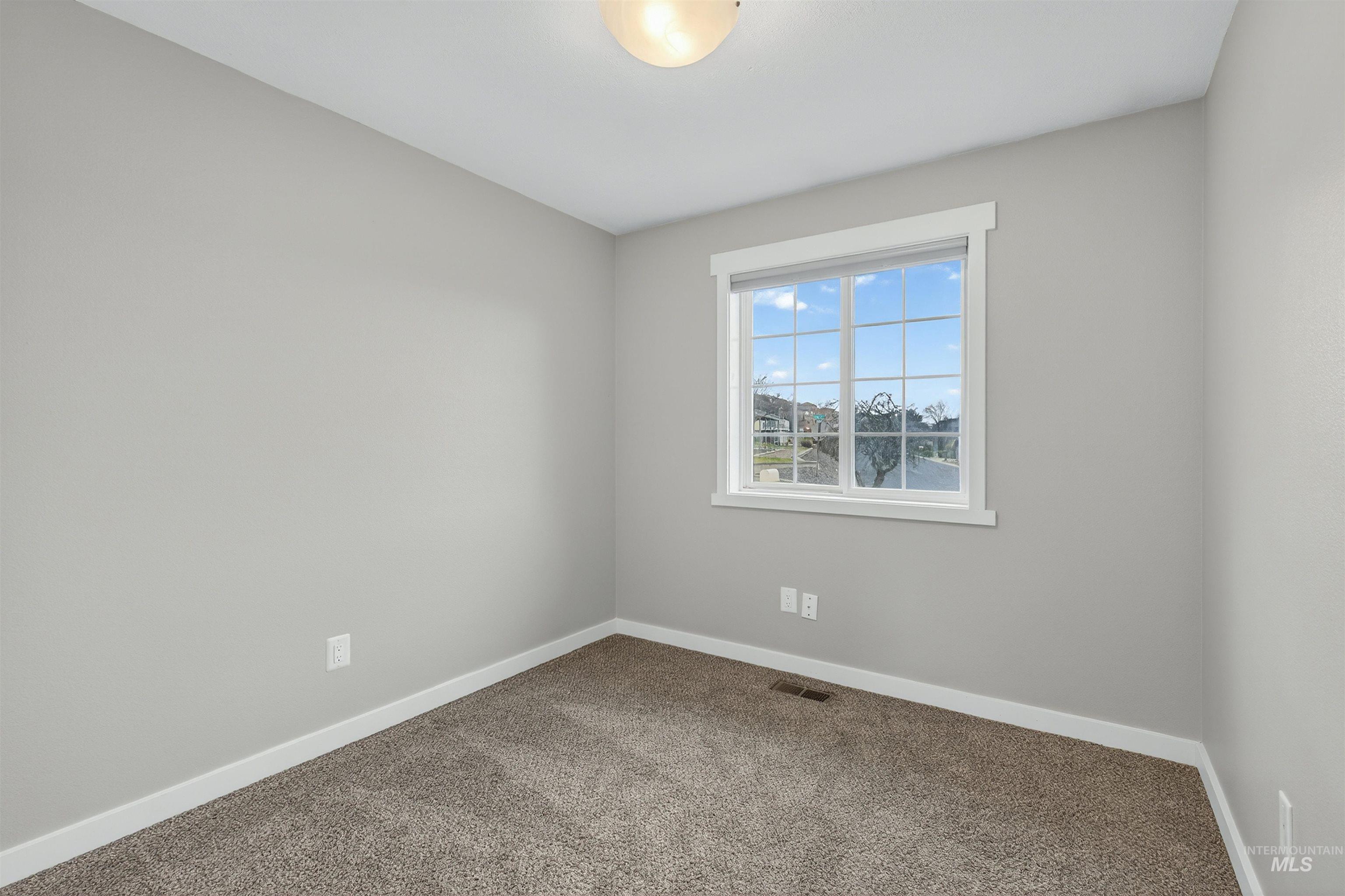 2901 Knollcrest Dr, Lewiston, Idaho 83501, 4 Bedrooms, 2.5 Bathrooms, Residential For Sale, Price $520,000,MLS 98971604