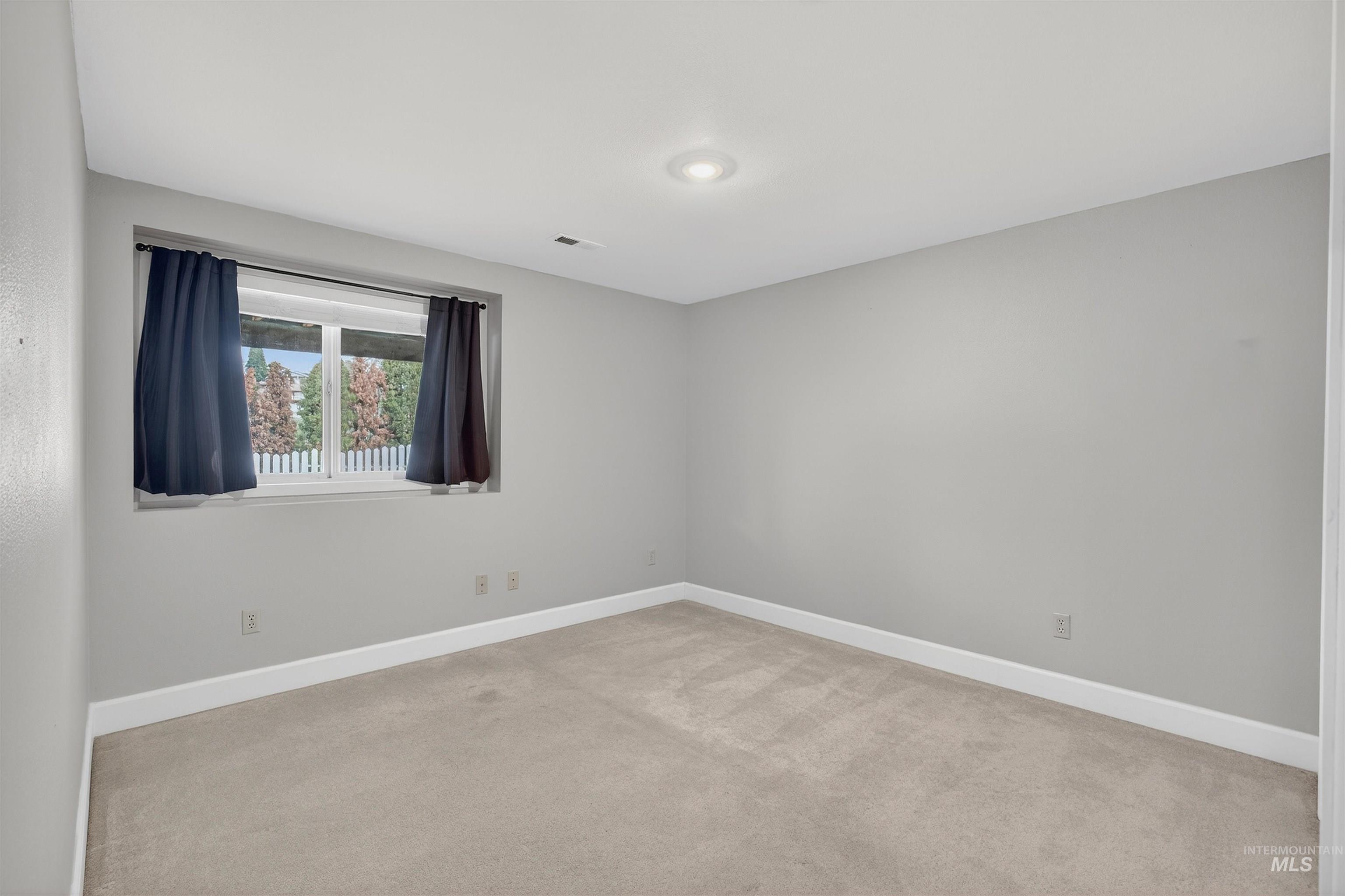 2901 Knollcrest Dr, Lewiston, Idaho 83501, 4 Bedrooms, 2.5 Bathrooms, Residential For Sale, Price $520,000,MLS 98971604