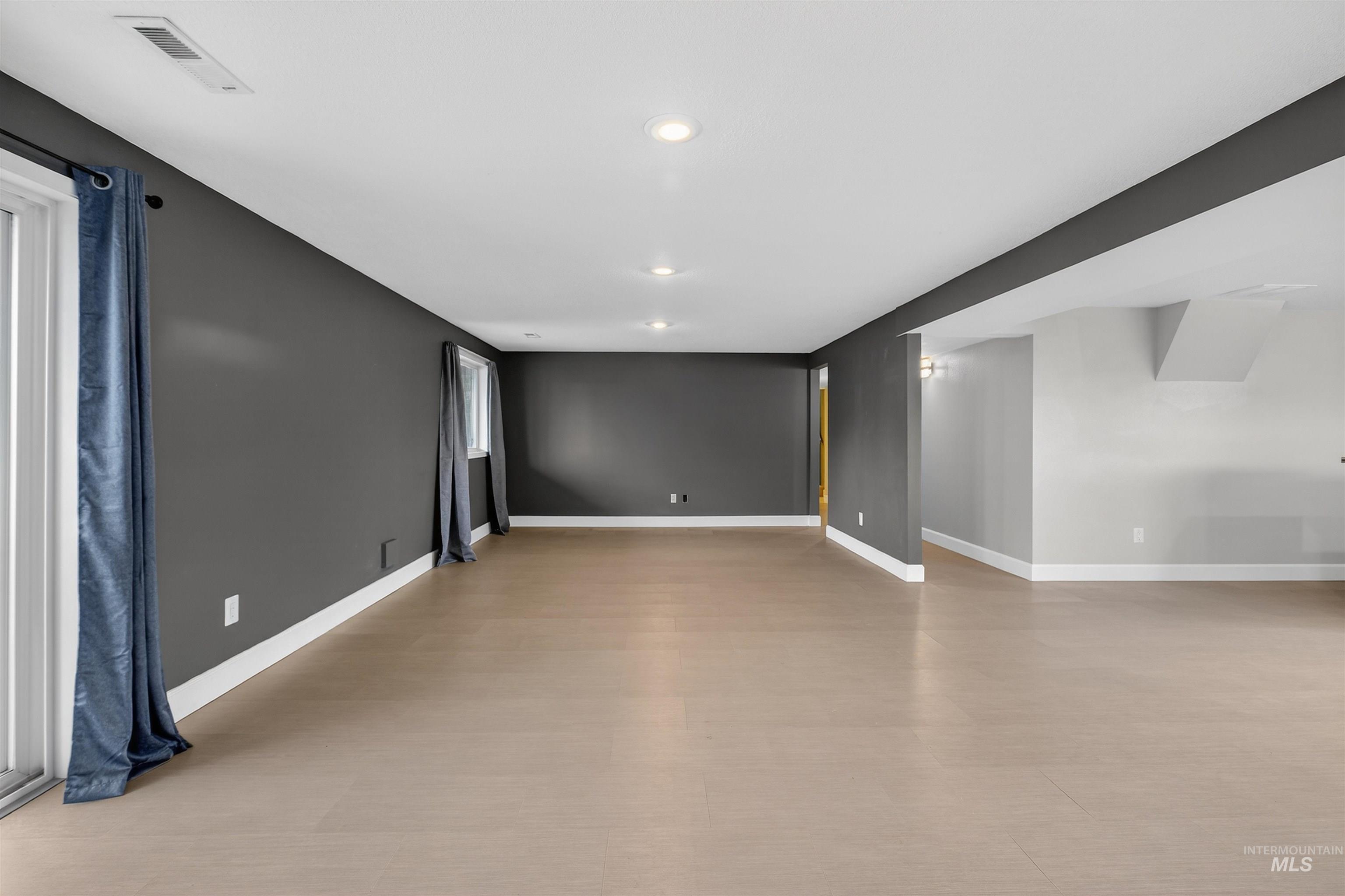 2901 Knollcrest Dr, Lewiston, Idaho 83501, 4 Bedrooms, 2.5 Bathrooms, Residential For Sale, Price $520,000,MLS 98971604