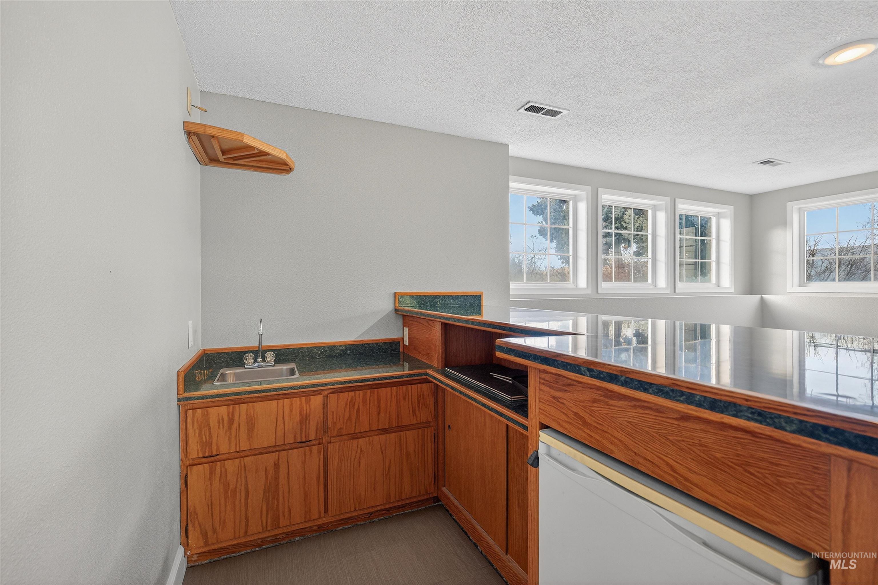 2901 Knollcrest Dr, Lewiston, Idaho 83501, 4 Bedrooms, 2.5 Bathrooms, Residential For Sale, Price $520,000,MLS 98971604