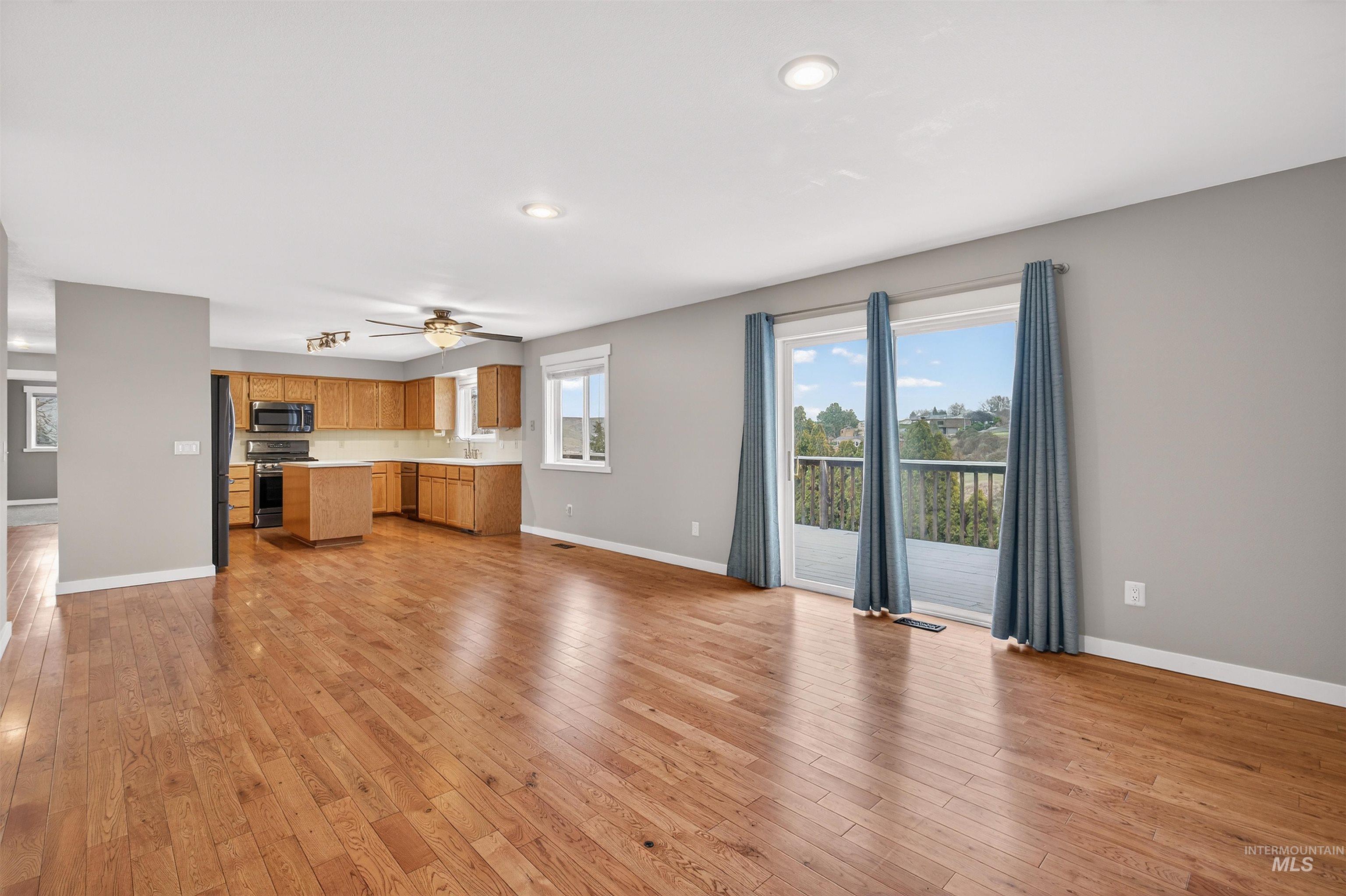 2901 Knollcrest Dr, Lewiston, Idaho 83501, 4 Bedrooms, 2.5 Bathrooms, Residential For Sale, Price $520,000,MLS 98971604