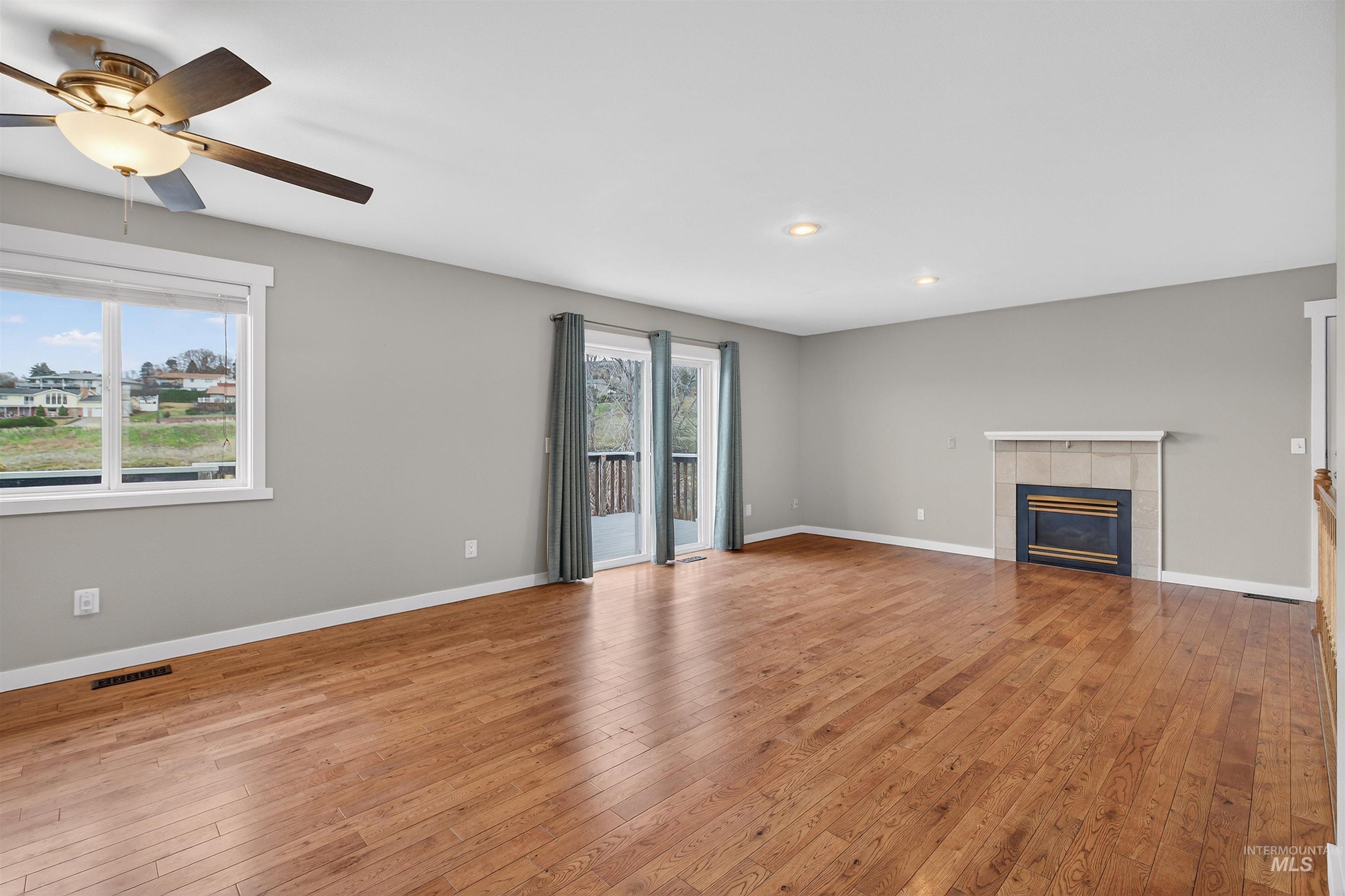 2901 Knollcrest Dr, Lewiston, Idaho 83501, 4 Bedrooms, 2.5 Bathrooms, Residential For Sale, Price $520,000,MLS 98971604