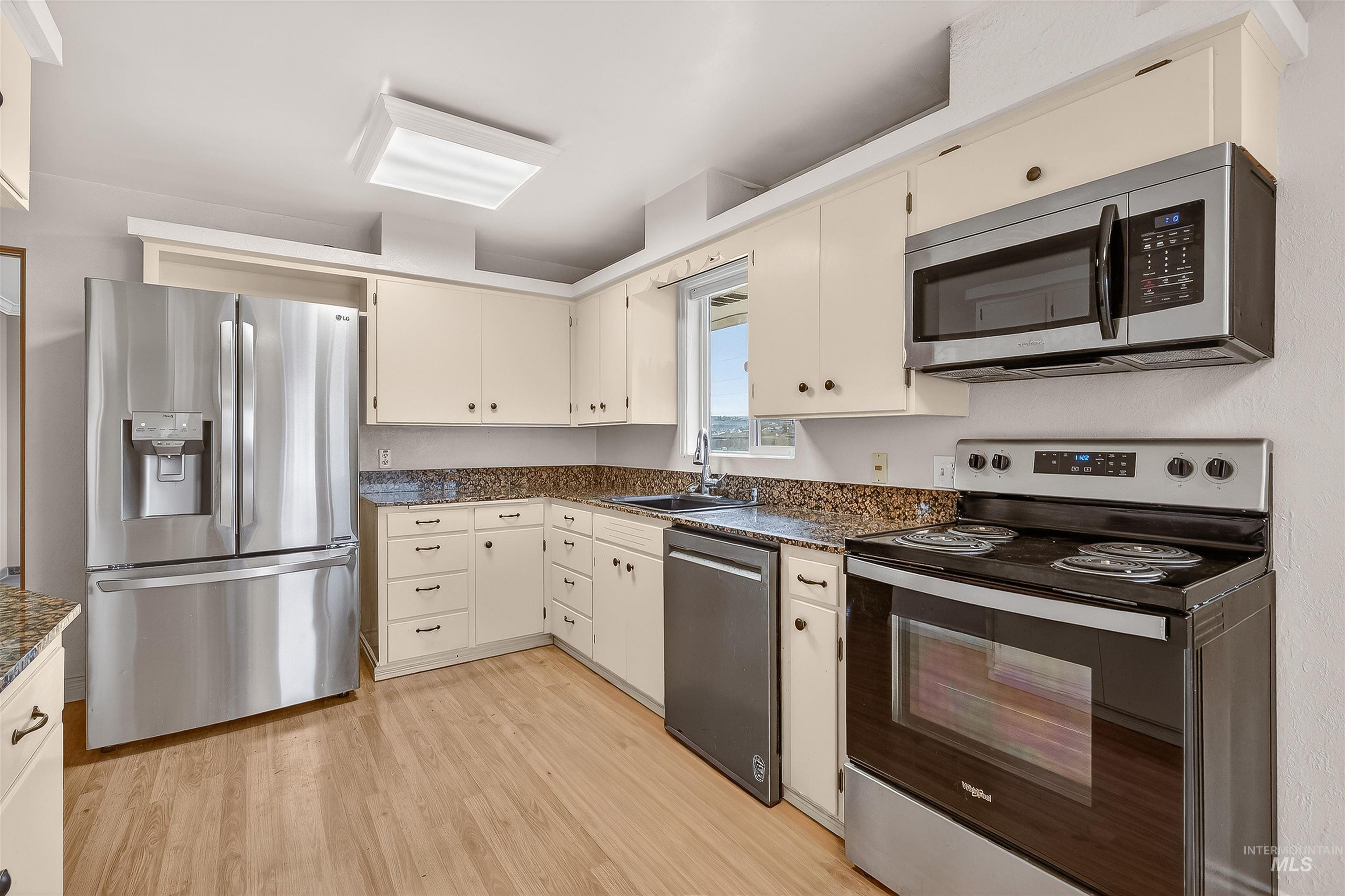 1615 Prospect Avenue, Lewiston, Idaho 83501, 4 Bedrooms, 2.5 Bathrooms, Residential For Sale, Price $435,000,MLS 98971605