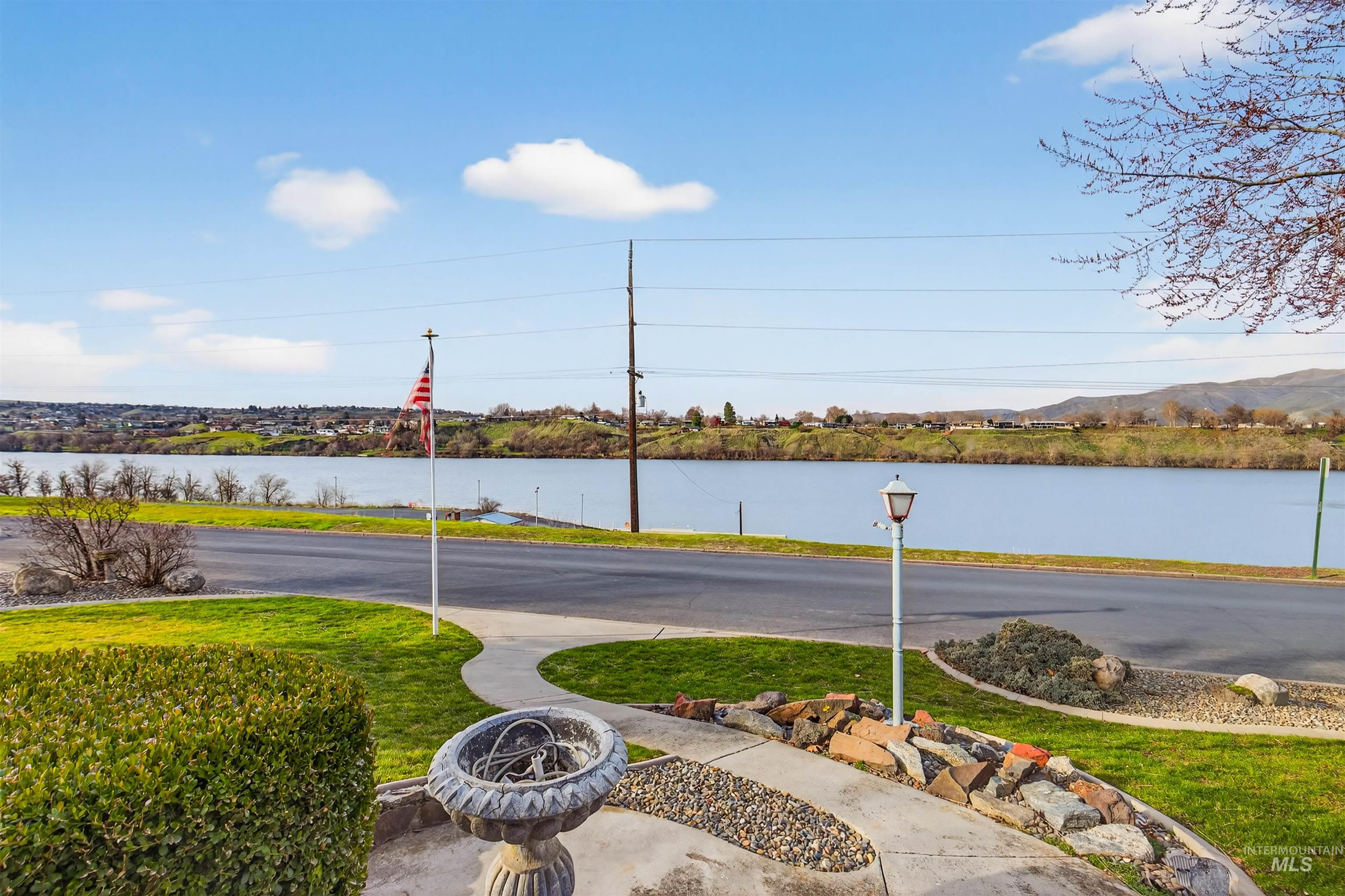 1615 Prospect Avenue, Lewiston, Idaho 83501, 4 Bedrooms, 2.5 Bathrooms, Residential For Sale, Price $435,000,MLS 98971605