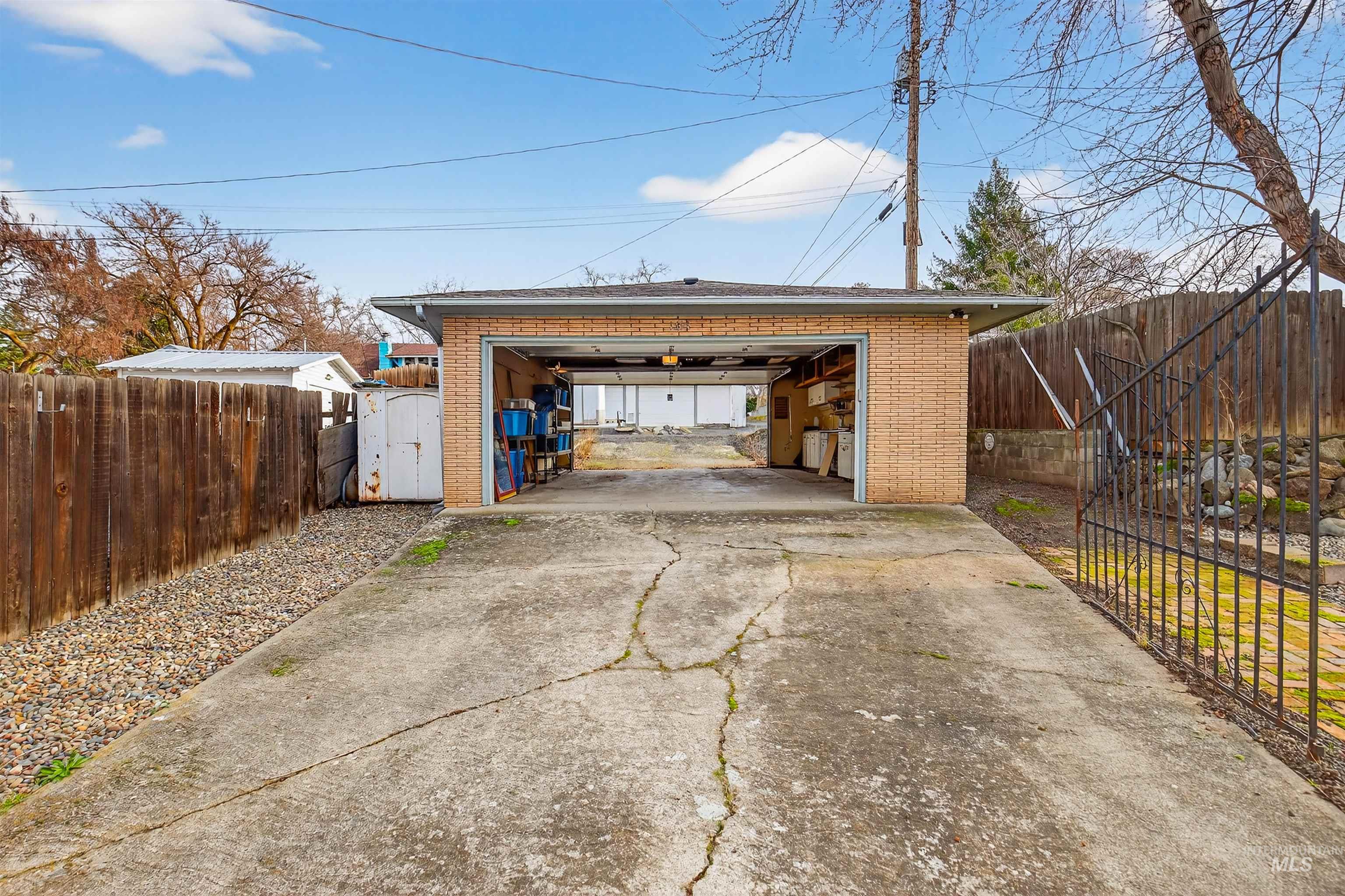 1615 Prospect Avenue, Lewiston, Idaho 83501, 4 Bedrooms, 2.5 Bathrooms, Residential For Sale, Price $435,000,MLS 98971605