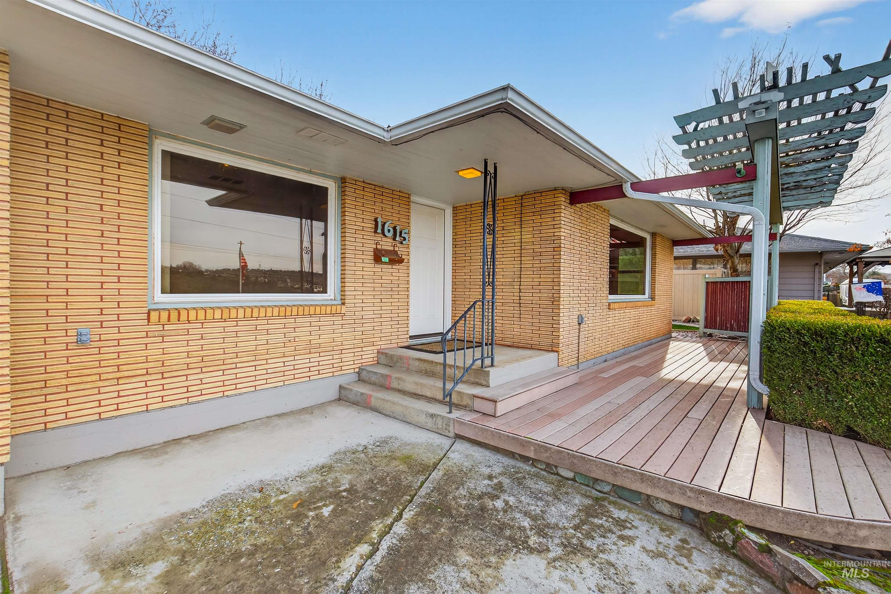 1615 Prospect Avenue, Lewiston, Idaho 83501, 4 Bedrooms, 2.5 Bathrooms, Residential For Sale, Price $435,000,MLS 98971605