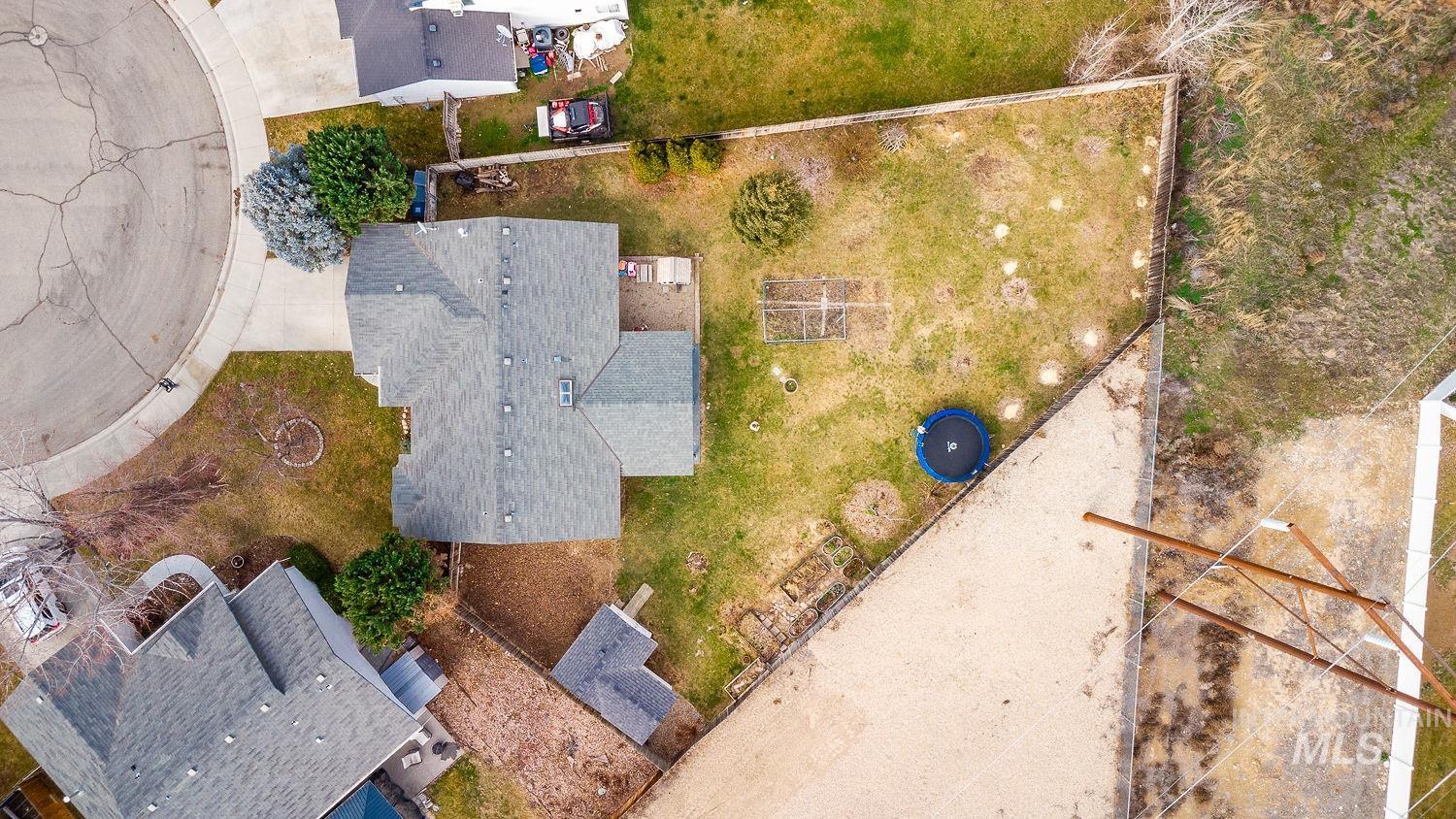 575 W Mulberry Loop, Nampa, Idaho 83686, 3 Bedrooms, 2 Bathrooms, Residential For Sale, Price $380,000,MLS 98971609