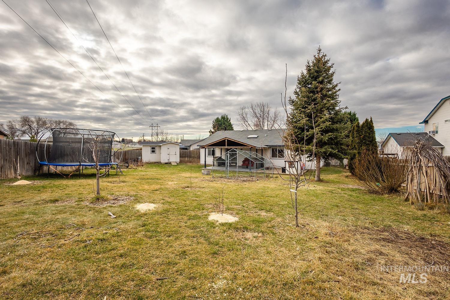 575 W Mulberry Loop, Nampa, Idaho 83686, 3 Bedrooms, 2 Bathrooms, Residential For Sale, Price $380,000,MLS 98971609