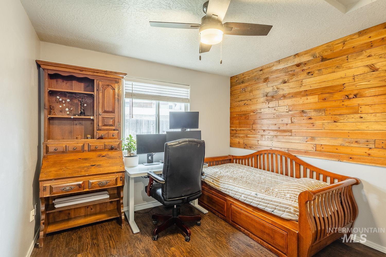 575 W Mulberry Loop, Nampa, Idaho 83686, 3 Bedrooms, 2 Bathrooms, Residential For Sale, Price $380,000,MLS 98971609