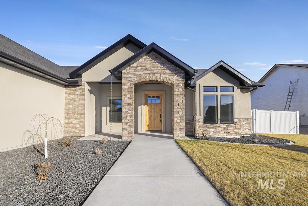 530 Full Moon Way, Twin Falls, Idaho 83301, 3 Bedrooms, 2 Bathrooms, Residential For Sale, Price $490,000,MLS 98971612