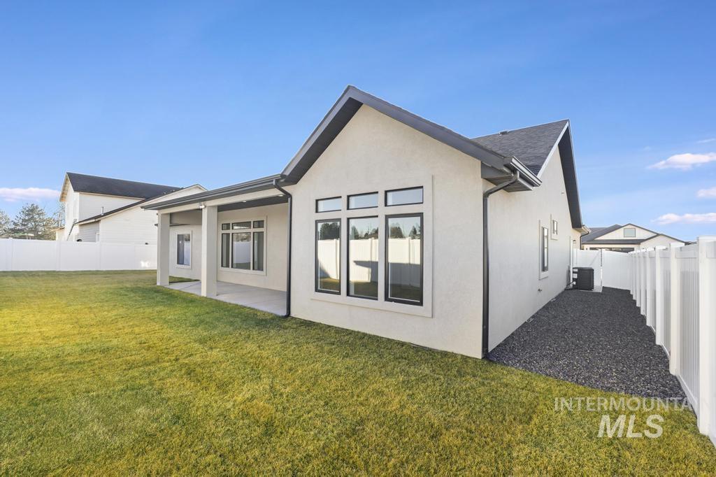 530 Full Moon Way, Twin Falls, Idaho 83301, 3 Bedrooms, 2 Bathrooms, Residential For Sale, Price $490,000,MLS 98971612