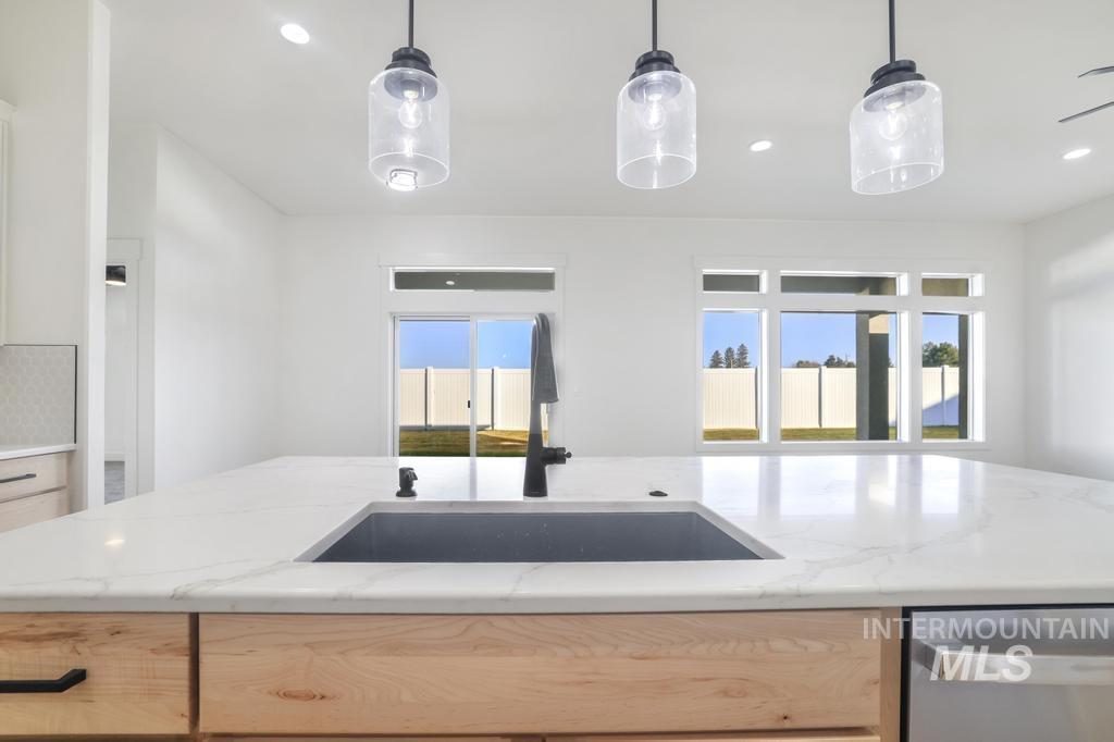 530 Full Moon Way, Twin Falls, Idaho 83301, 3 Bedrooms, 2 Bathrooms, Residential For Sale, Price $490,000,MLS 98971612