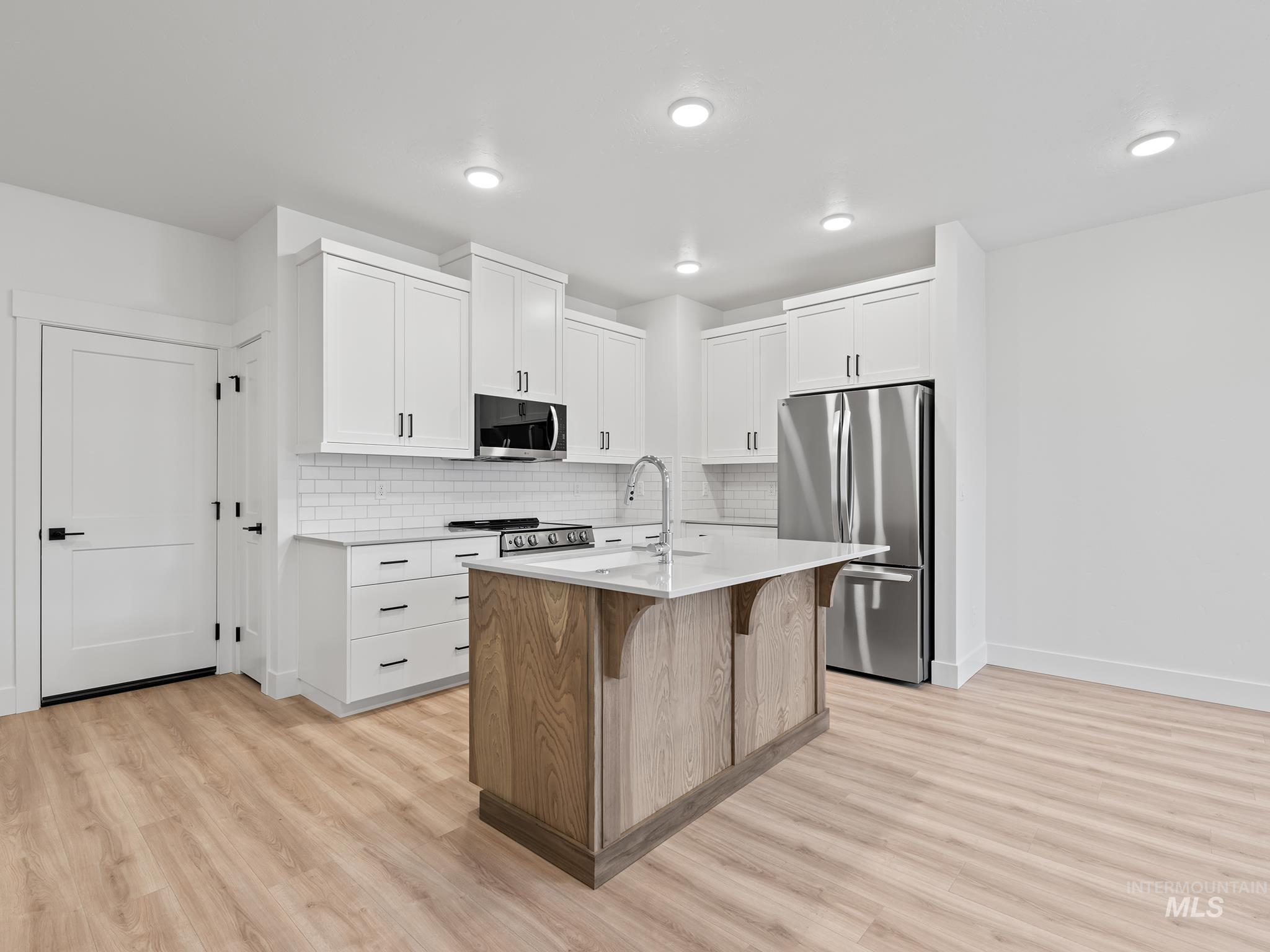 2160 E Deep Purple Ln, Meridian, Idaho 83642, 3 Bedrooms, 2.5 Bathrooms, Residential For Sale, Price $414,900,MLS 98971613